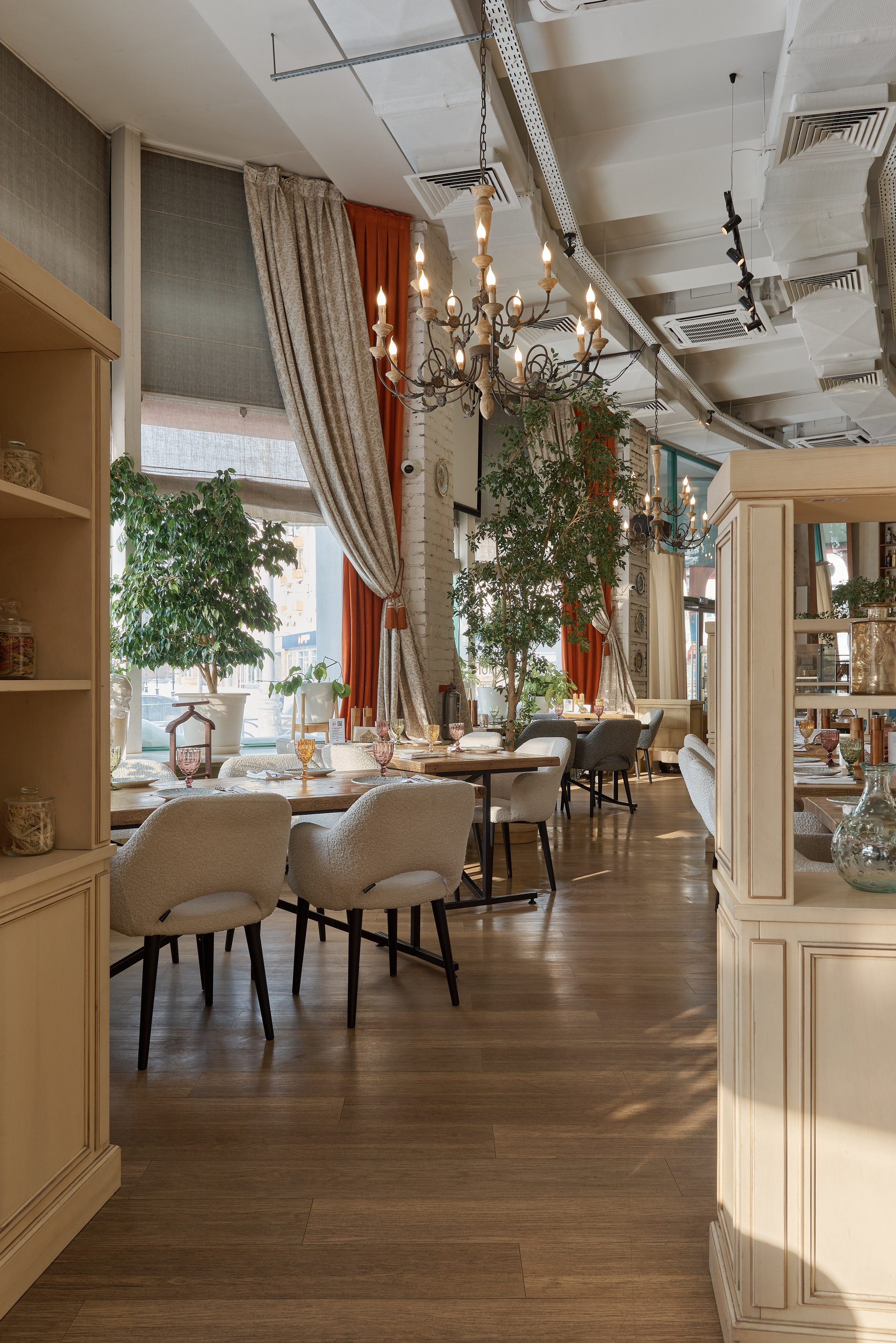 Si! (Екатеринбург). Абросимов Лев интерьерный и архитектурный фотограф