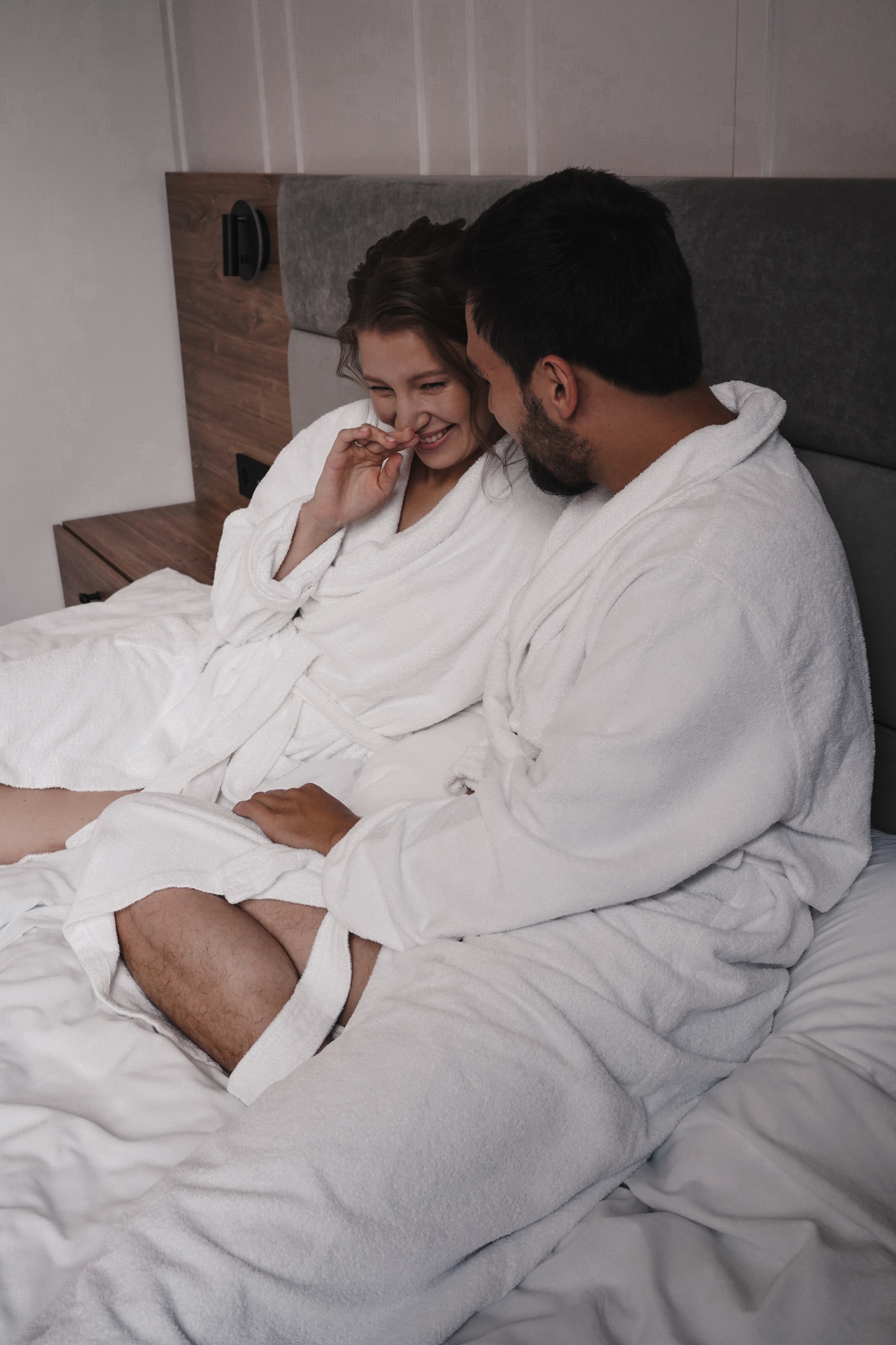 Love story. Wedding & engagement photographer in Seattle, WA. Tania Maureira