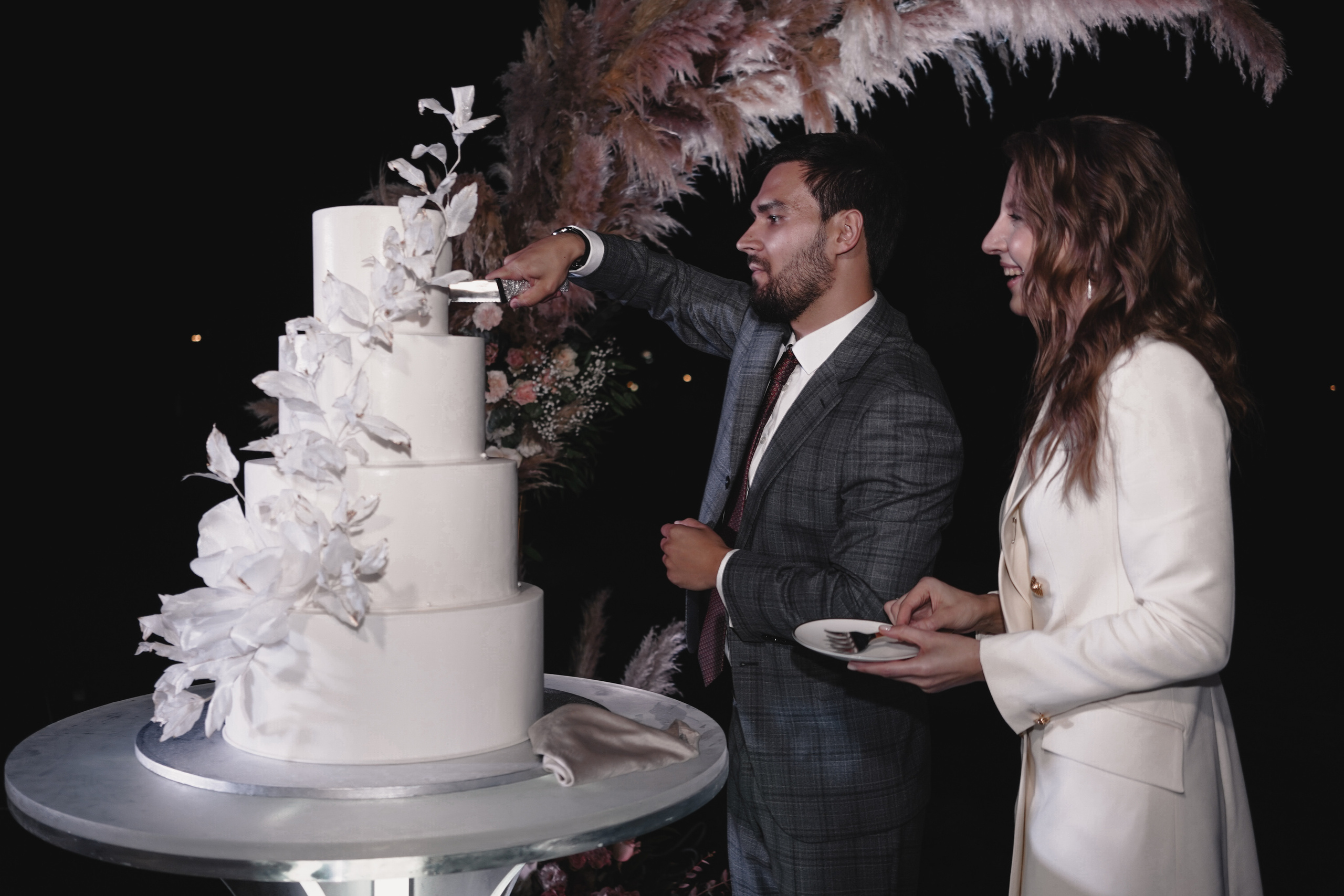 Love story. Wedding & engagement photographer in Seattle, WA. Tania Maureira