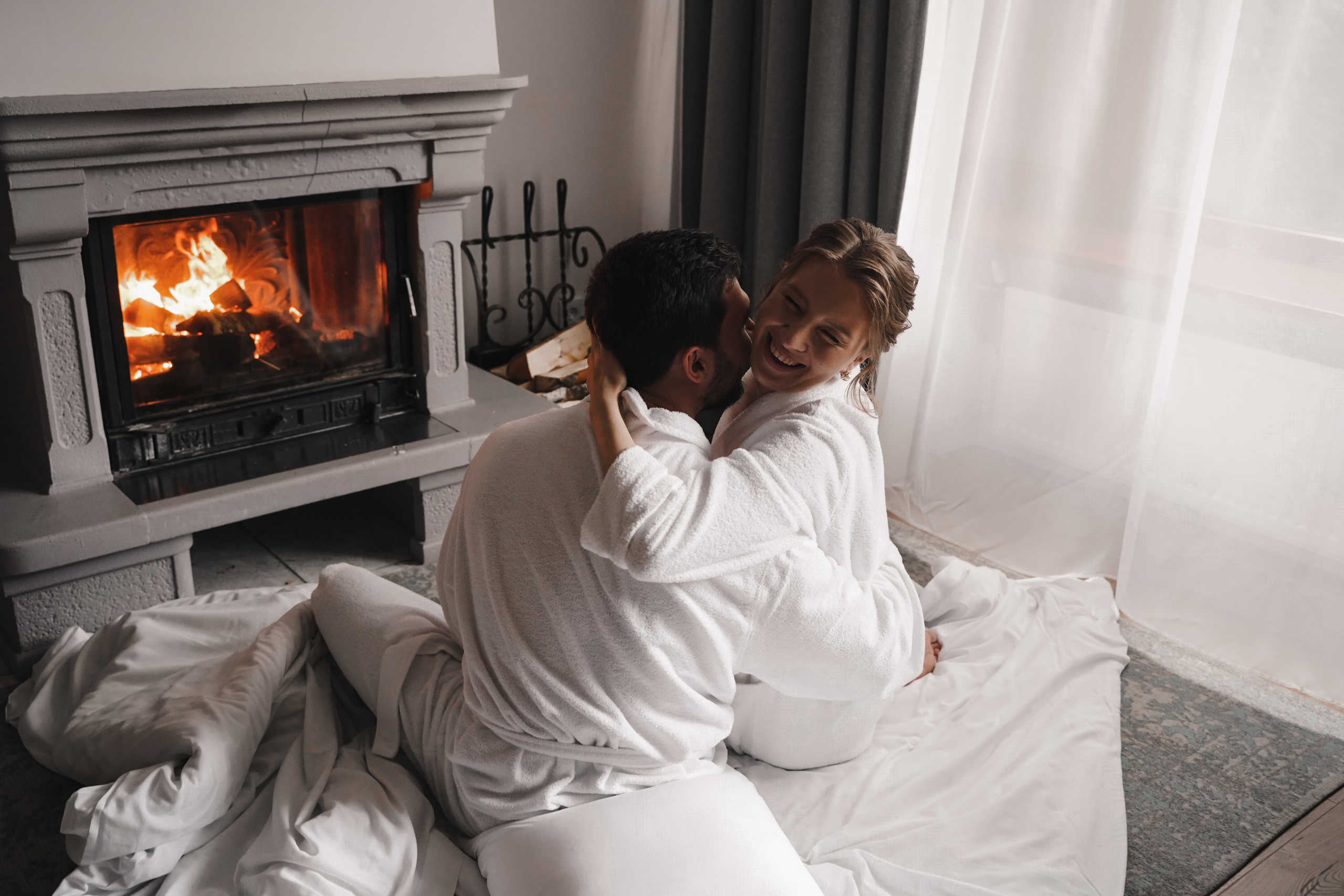 Love story. Wedding & engagement photographer in Seattle, WA. Tania Maureira