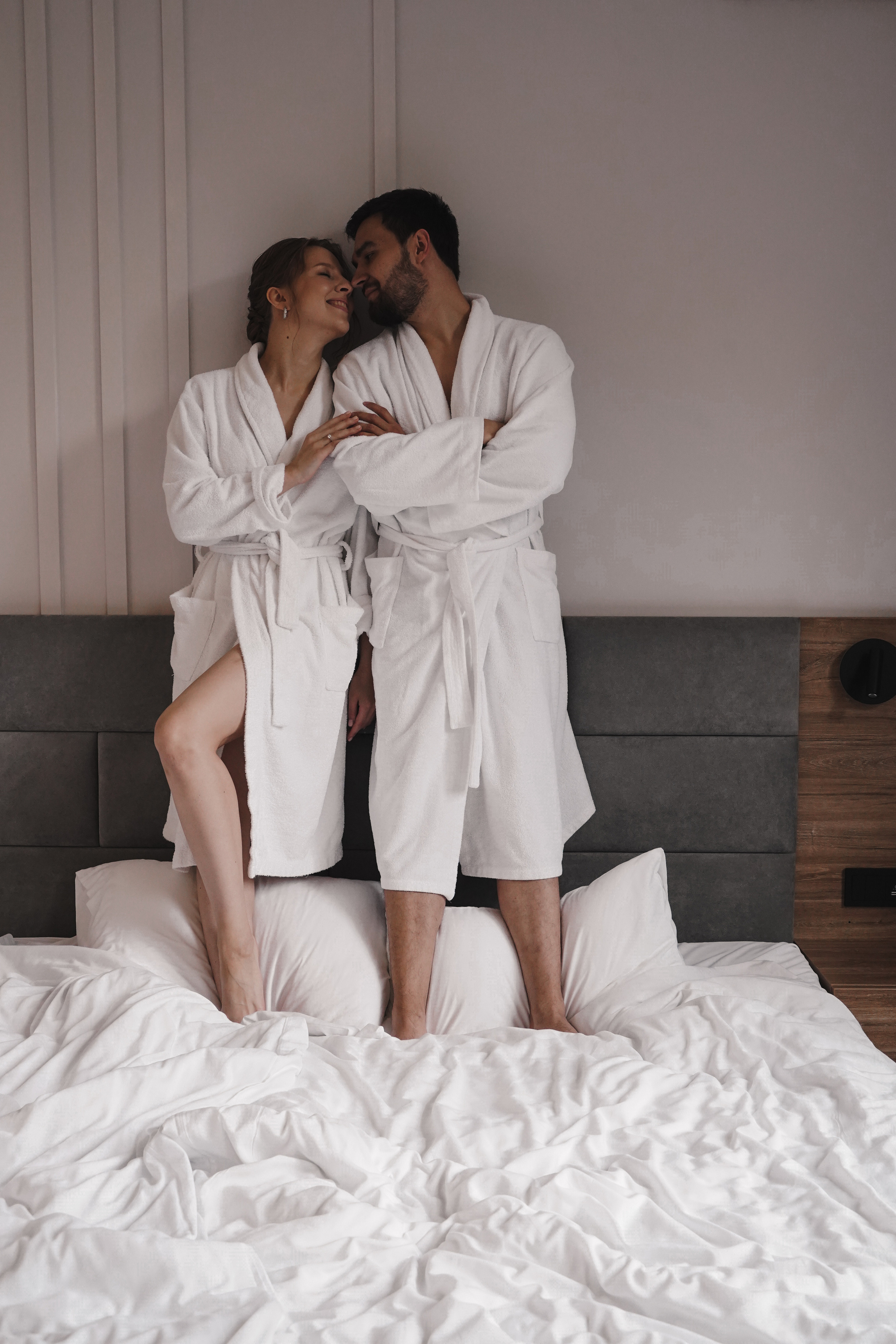 Love story. Wedding & engagement photographer in Seattle, WA. Tania Maureira