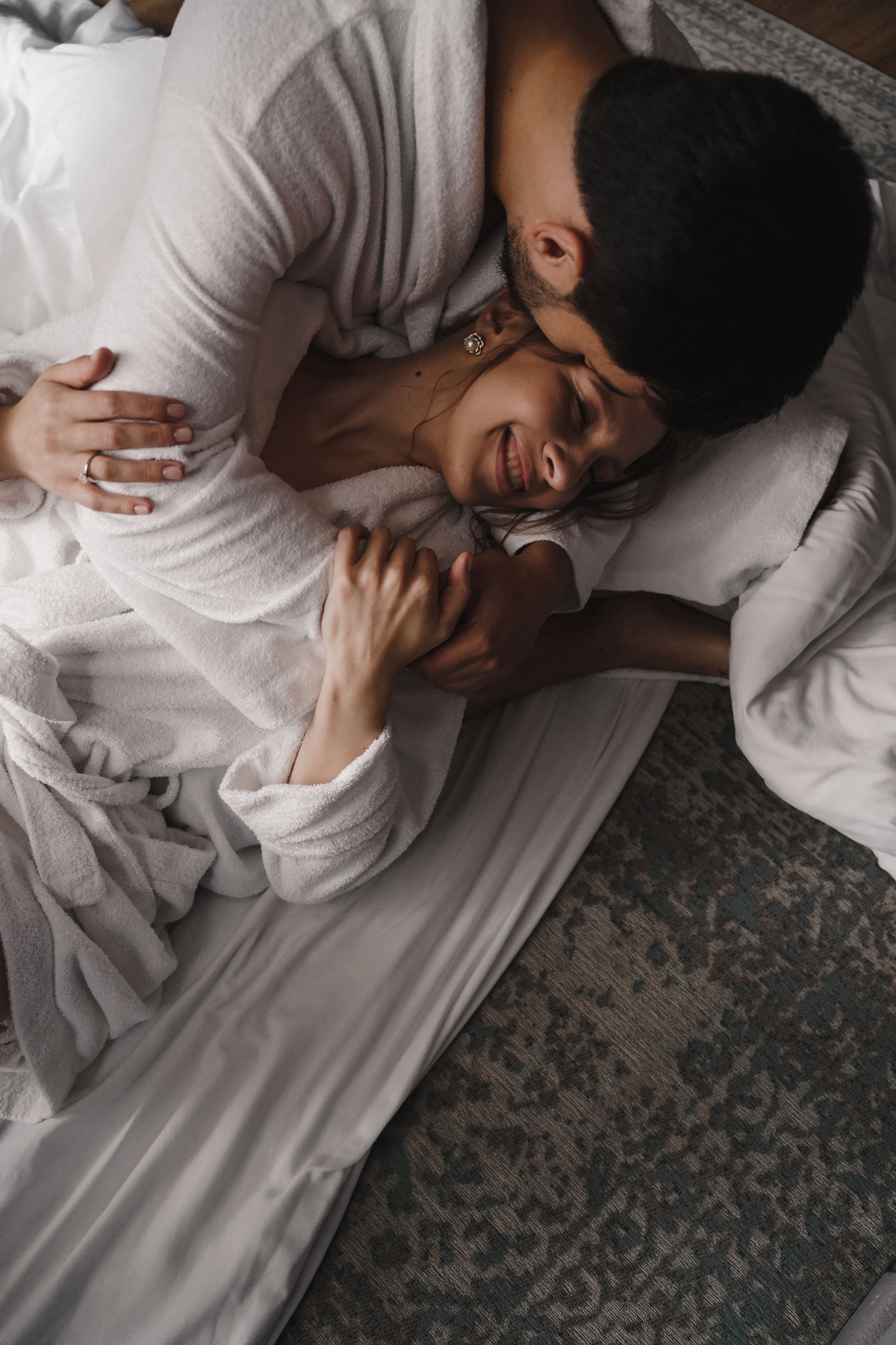 Love story. Wedding & engagement photographer in Seattle, WA. Tania Maureira