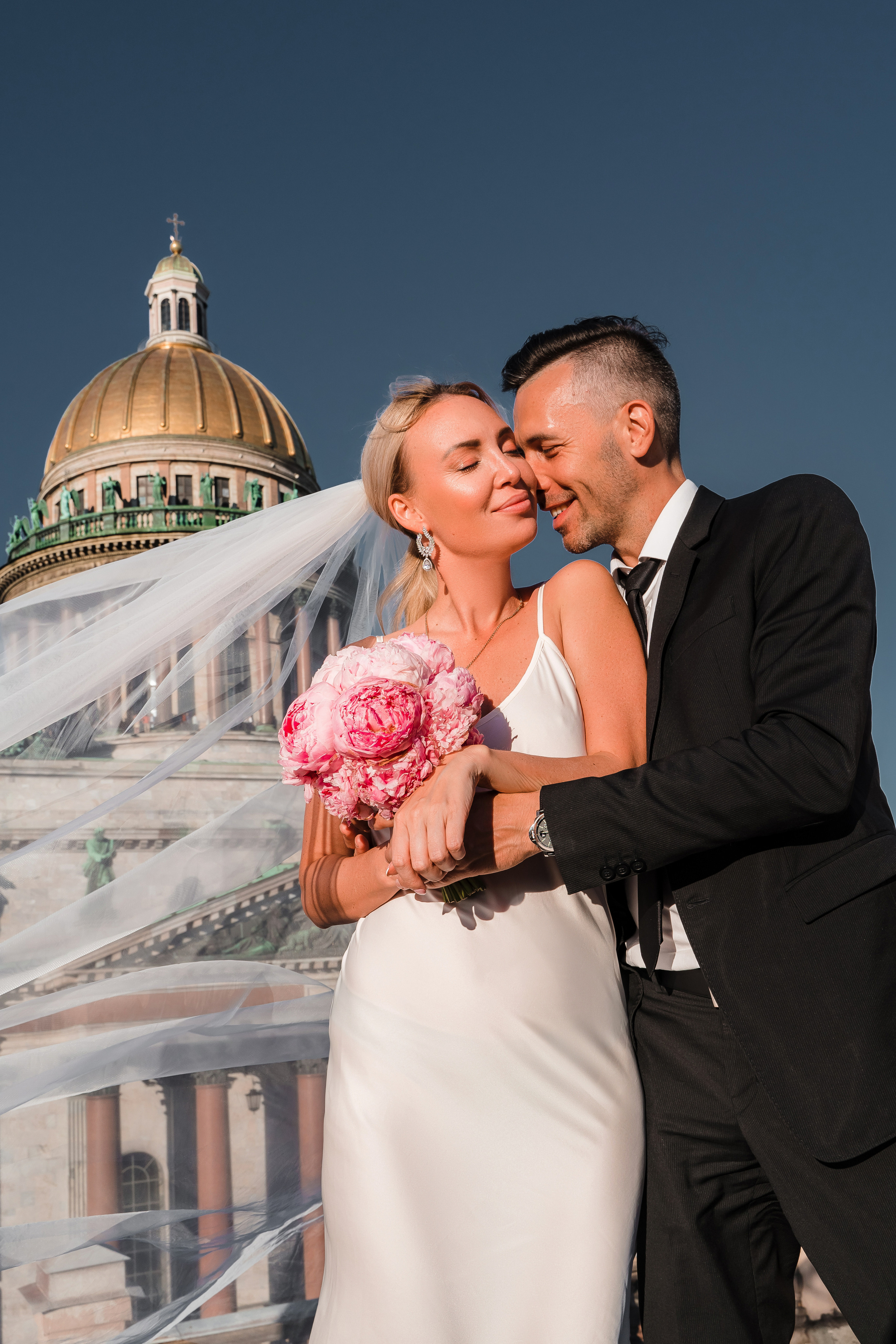 Лавстори на крыше напротив Исаакиевского собора