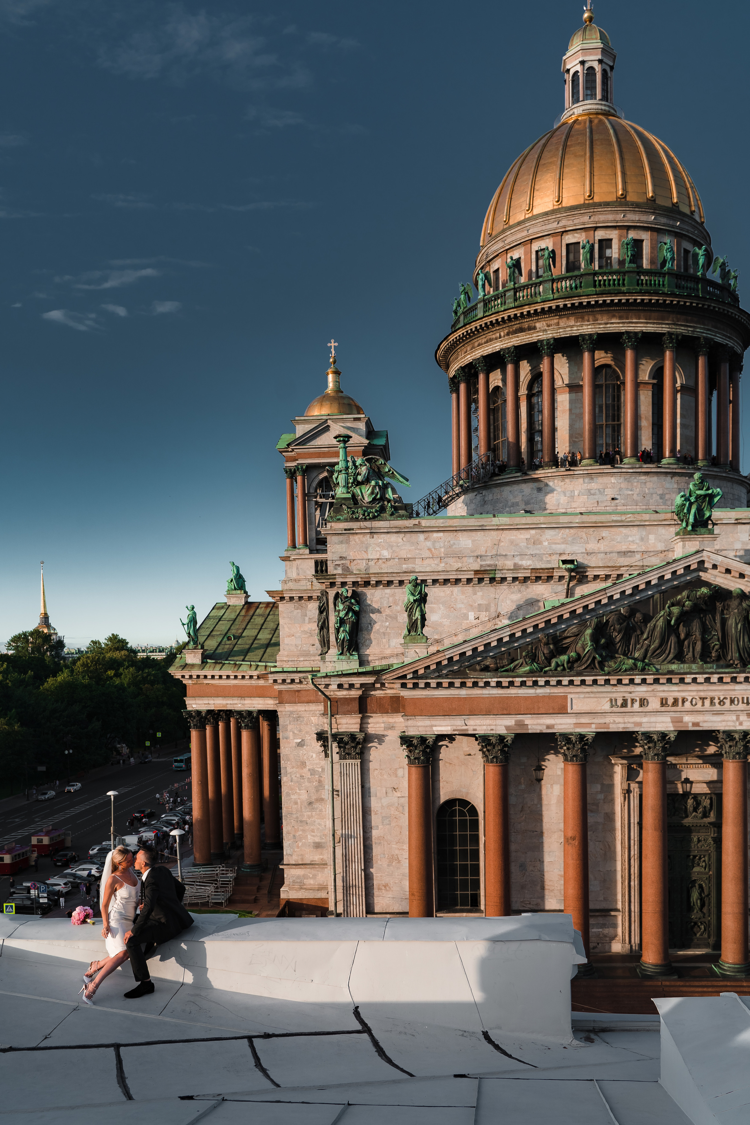 Лавстори на крыше напротив Исаакиевского собора