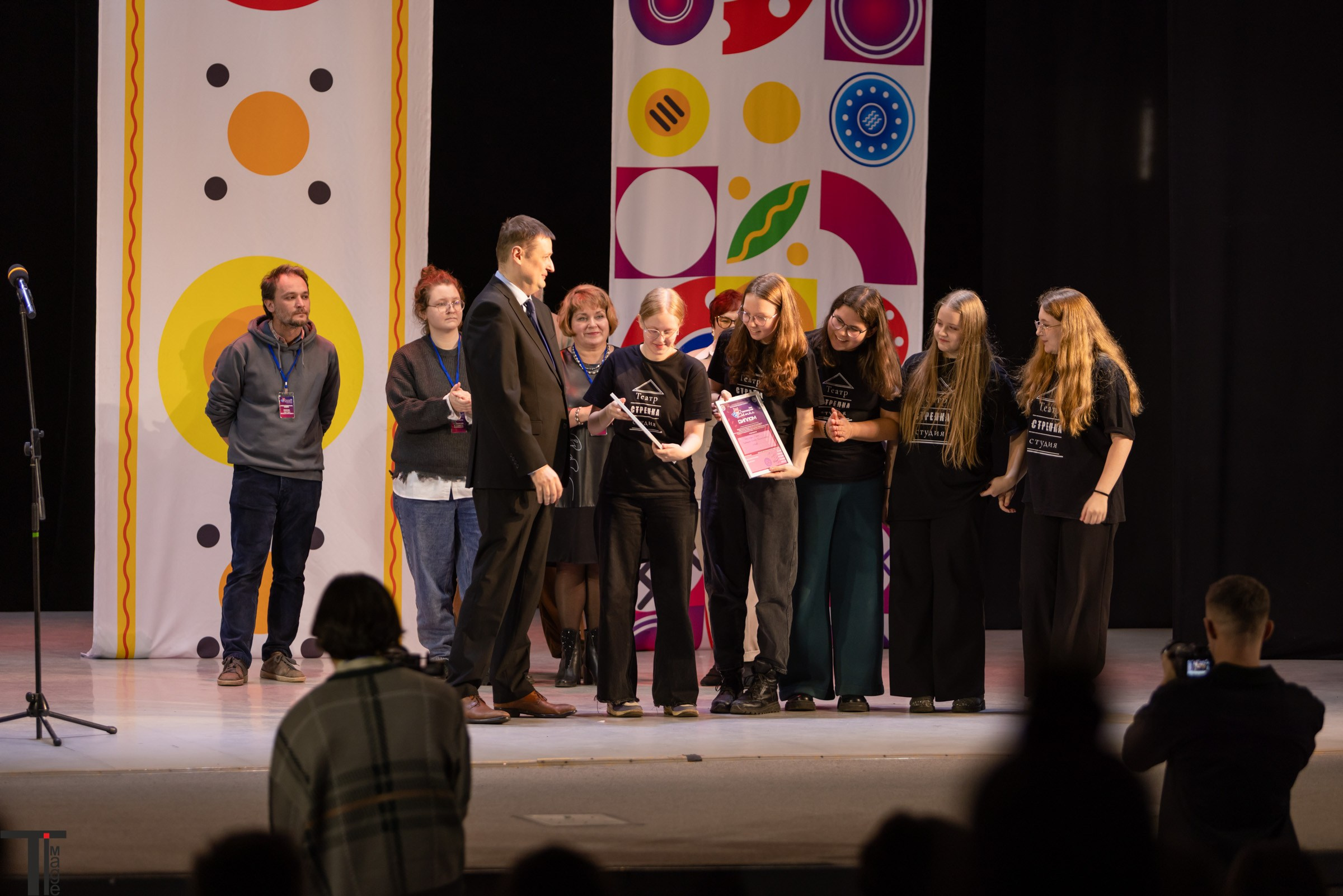 Театральная Вятка 2025. Имидж Технологии — репортажная фотография в Кирове Кировской области. Производство сувенирных магнитов, заливных этикеток и значков