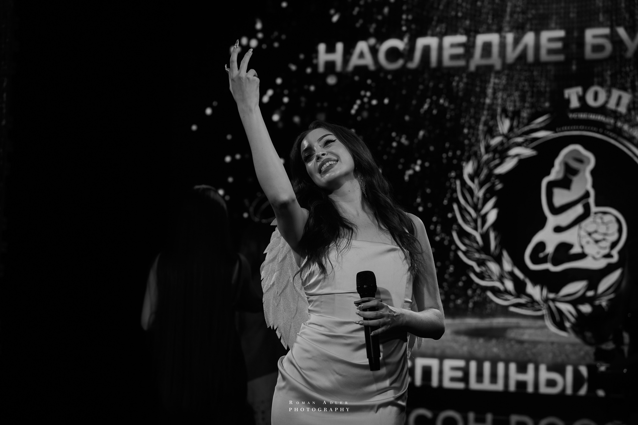 Бэкстейдж подготовки шоу Андрея Вишневского. Photographer Roman Adler