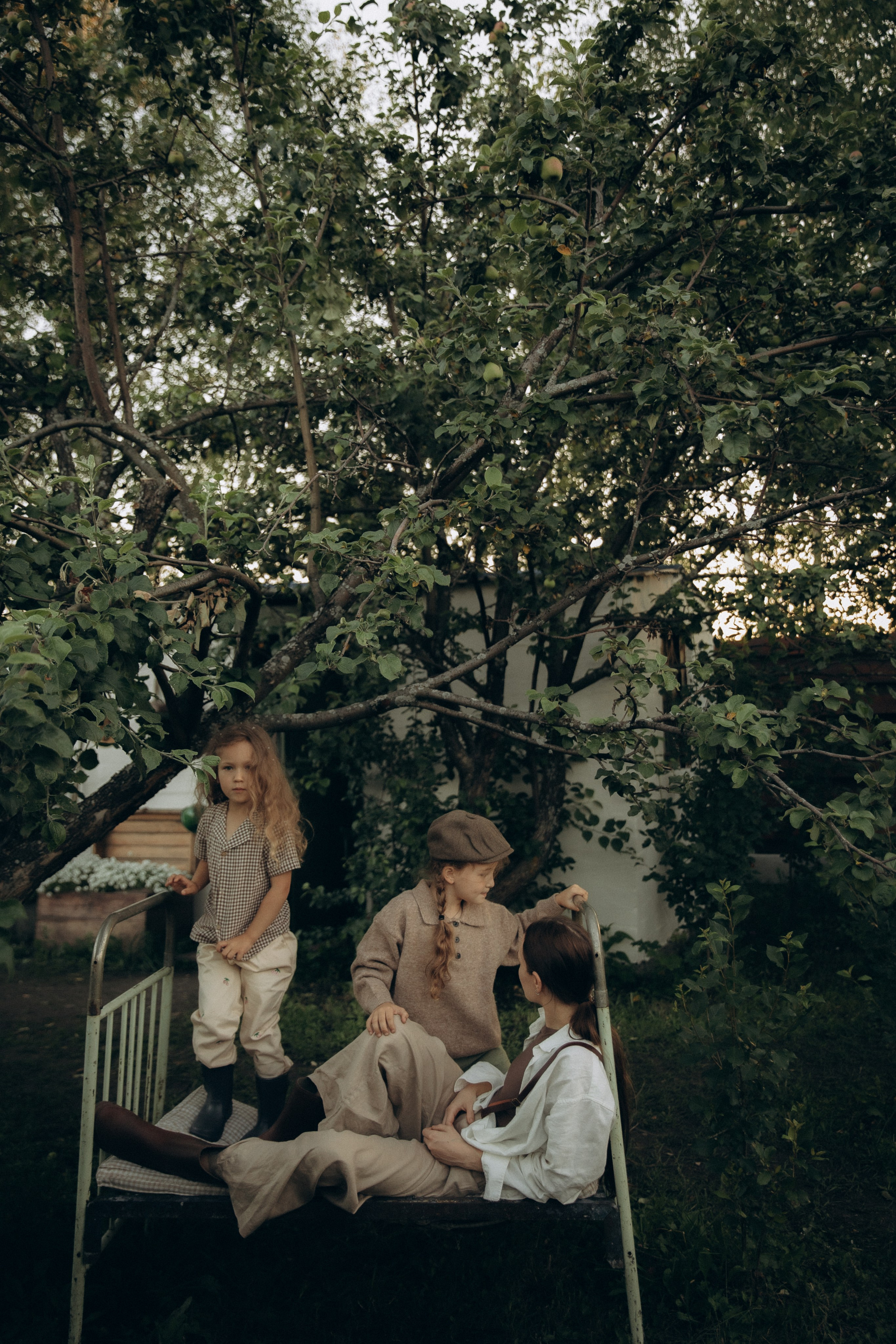 Вечер в саду. Фотограф  Челябинск Варвара Шарапова