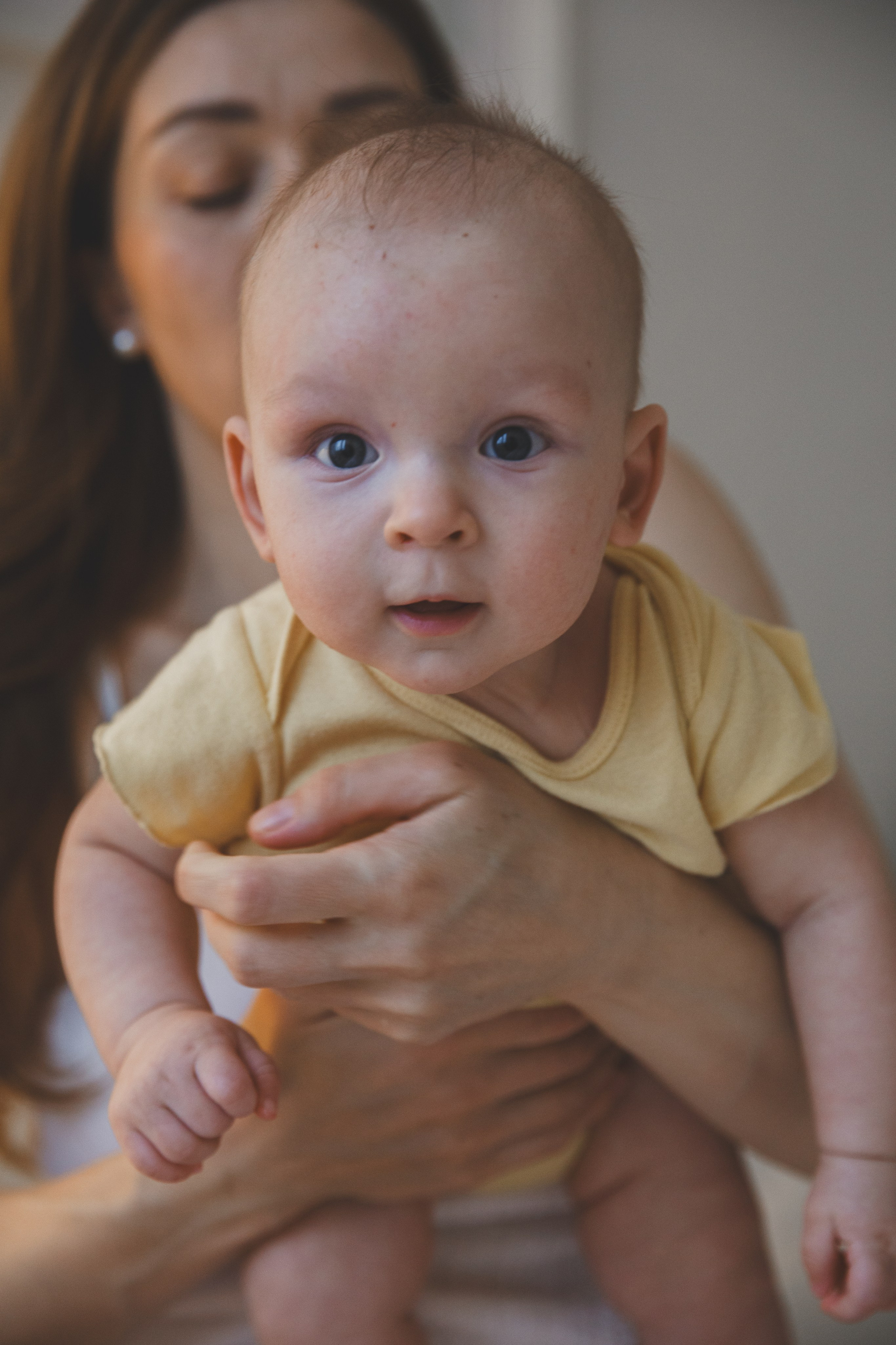 Домашняя фотосъемка грудного кормления. Семейный и школьный фотограф в Москве Анна Ткач