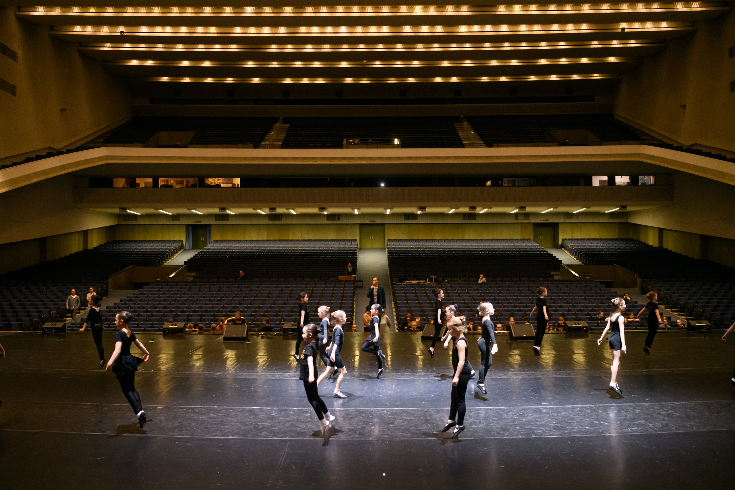 23 апреля, часть 1, БКЗ Октябрьский, г. Санкт-Петербург. Золотое яблочко