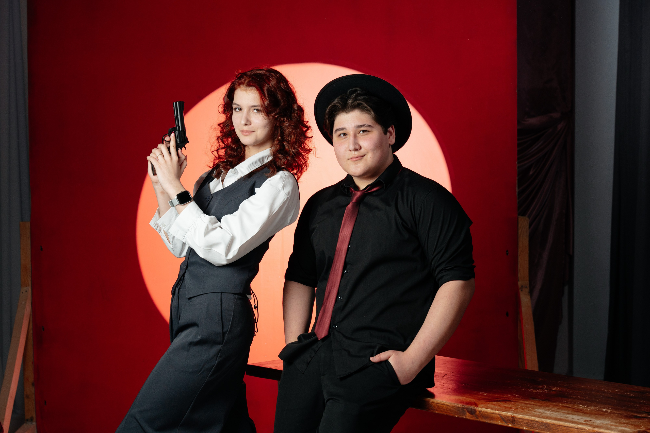 По двое. Выпускные альбомы в Нур-Султане (Астана) и по всему Казахстану