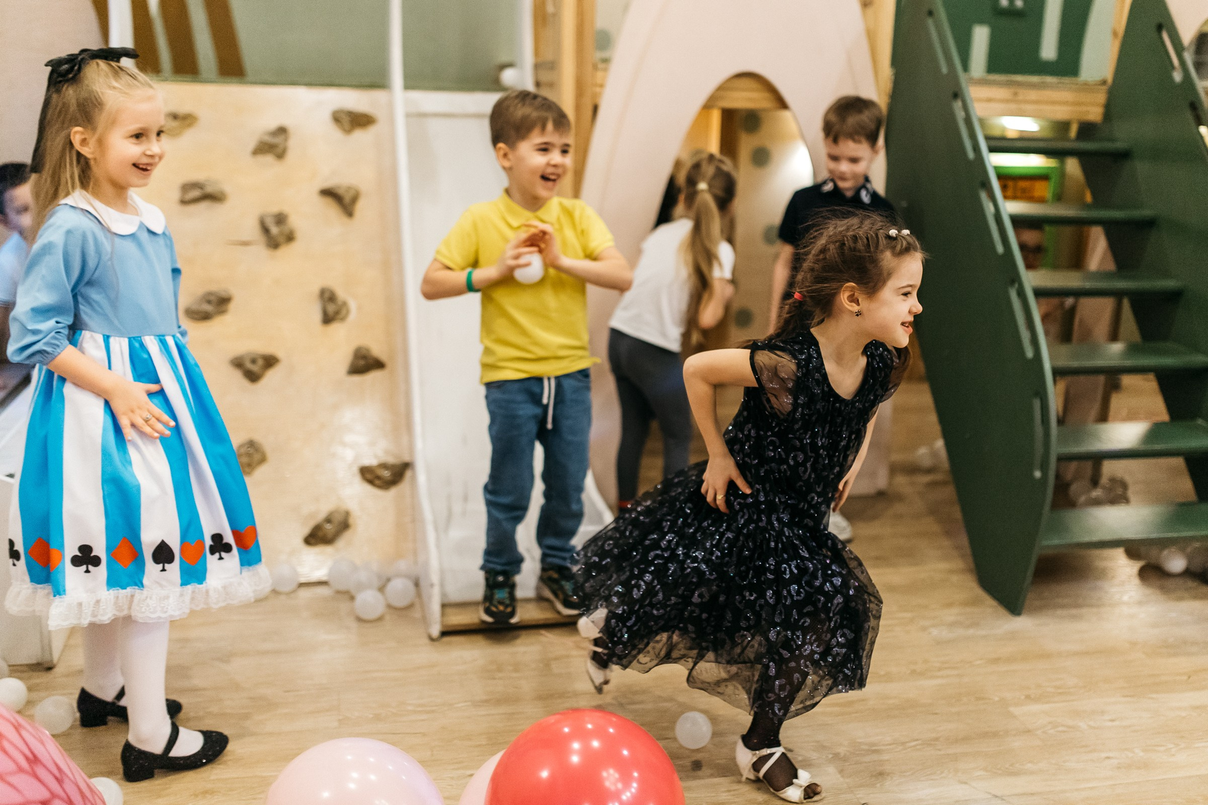 Алиса в стране чудес