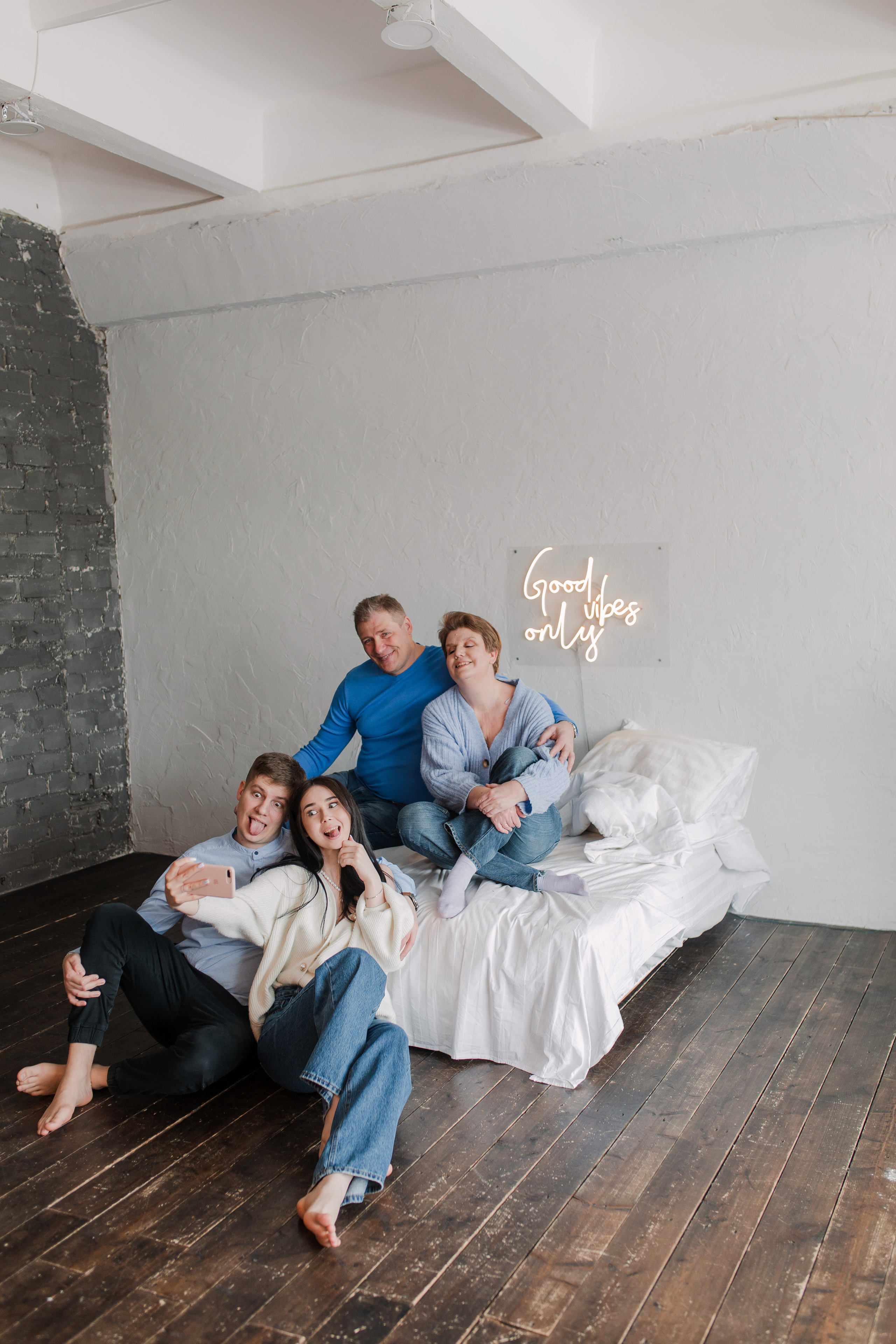 Семья Алсу и Саши. Главная