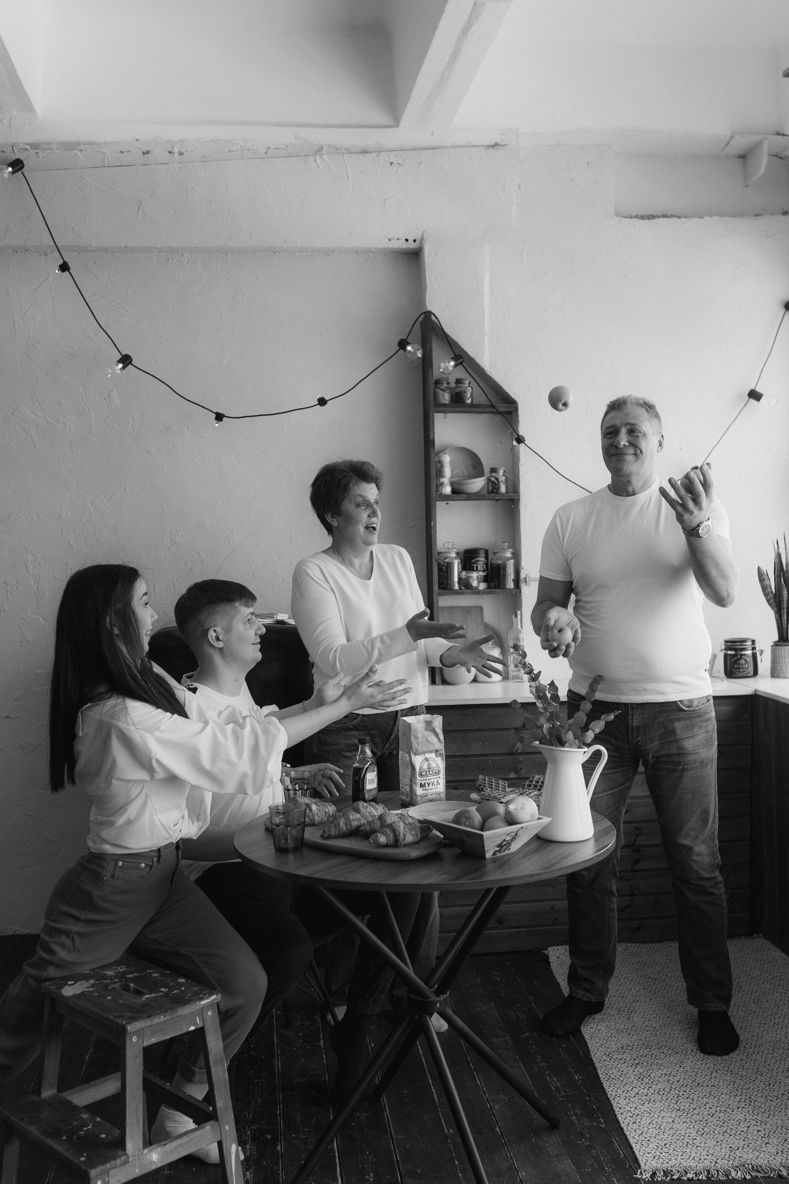 Семья Алсу и Саши. Главная