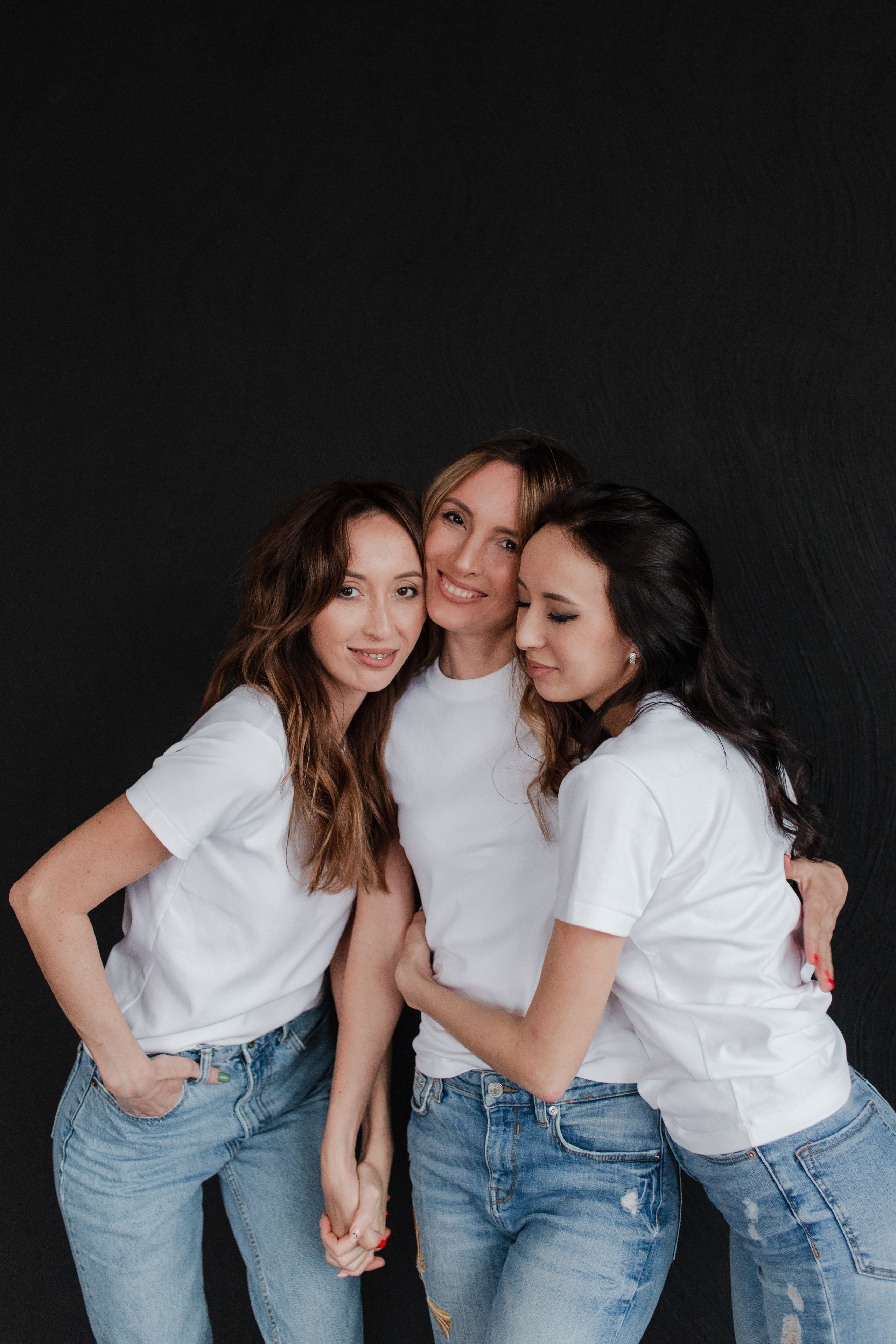 Зульфира с сестрами. Главная