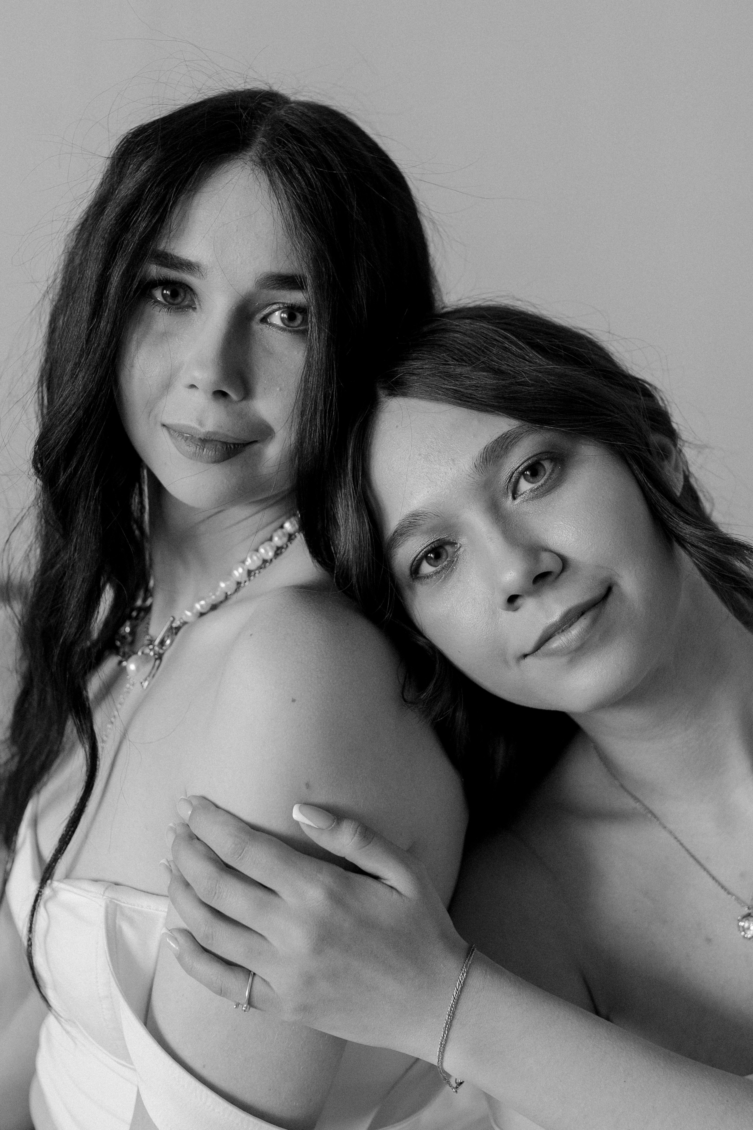 Алсу и Зиля. Главная