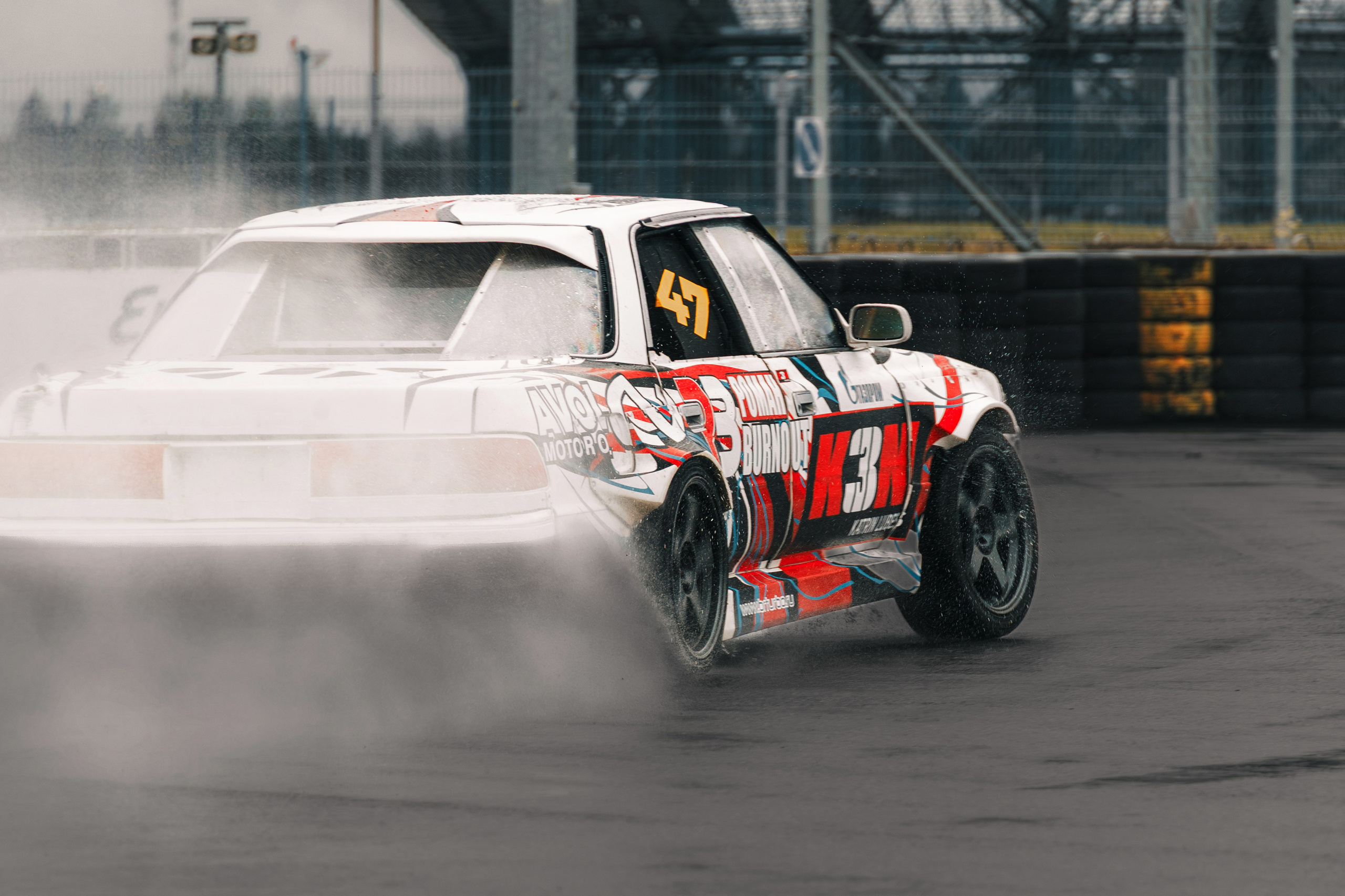 IDDC Этап 2: Бетонный Колизей и блогеры в деле