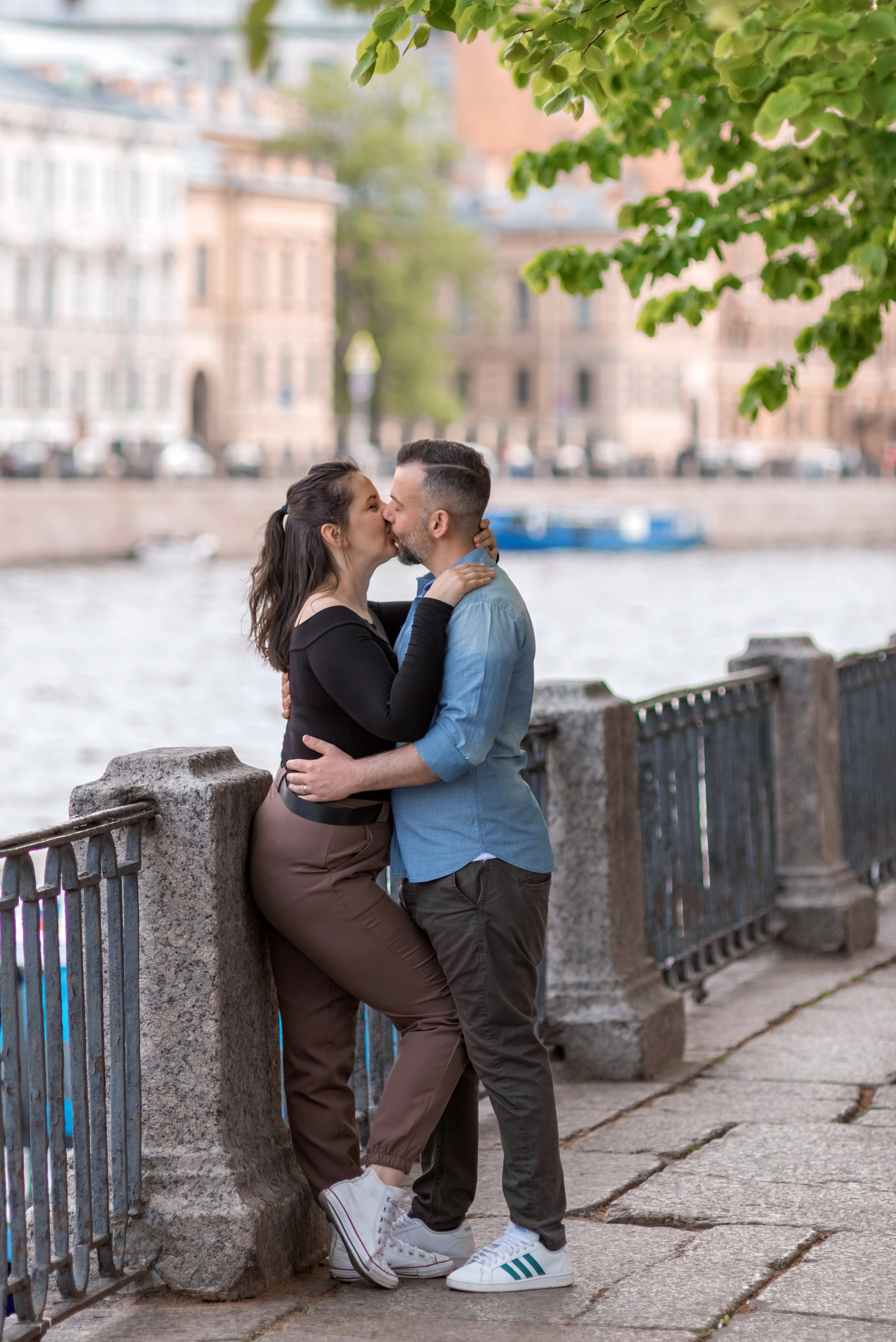 Семейная фотосессия дома и на прогулке по Санкт-Петербургу. Фотограф Юлия Кондратьева