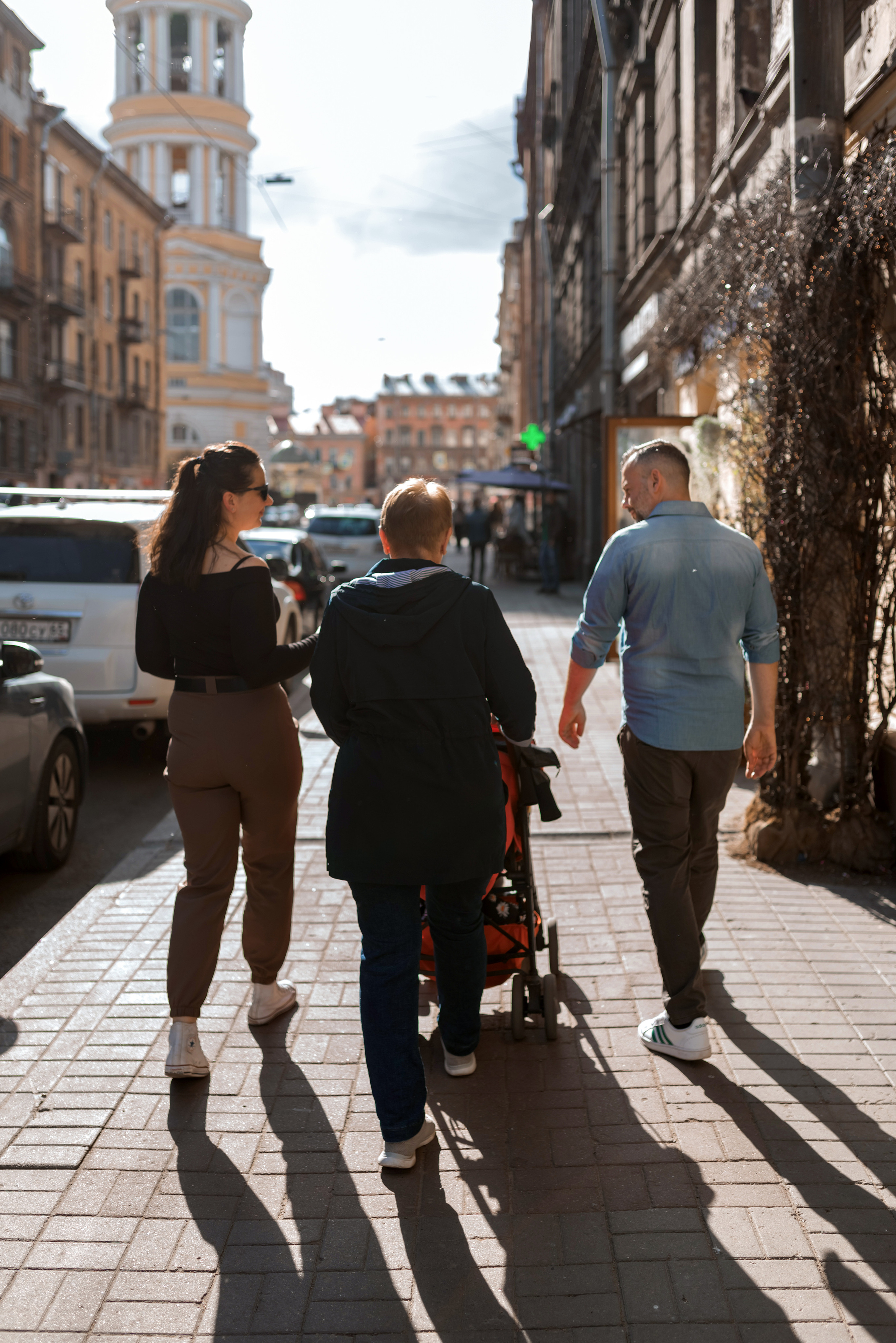 Семейная фотосессия дома и на прогулке по Санкт-Петербургу. Фотограф Юлия Кондратьева