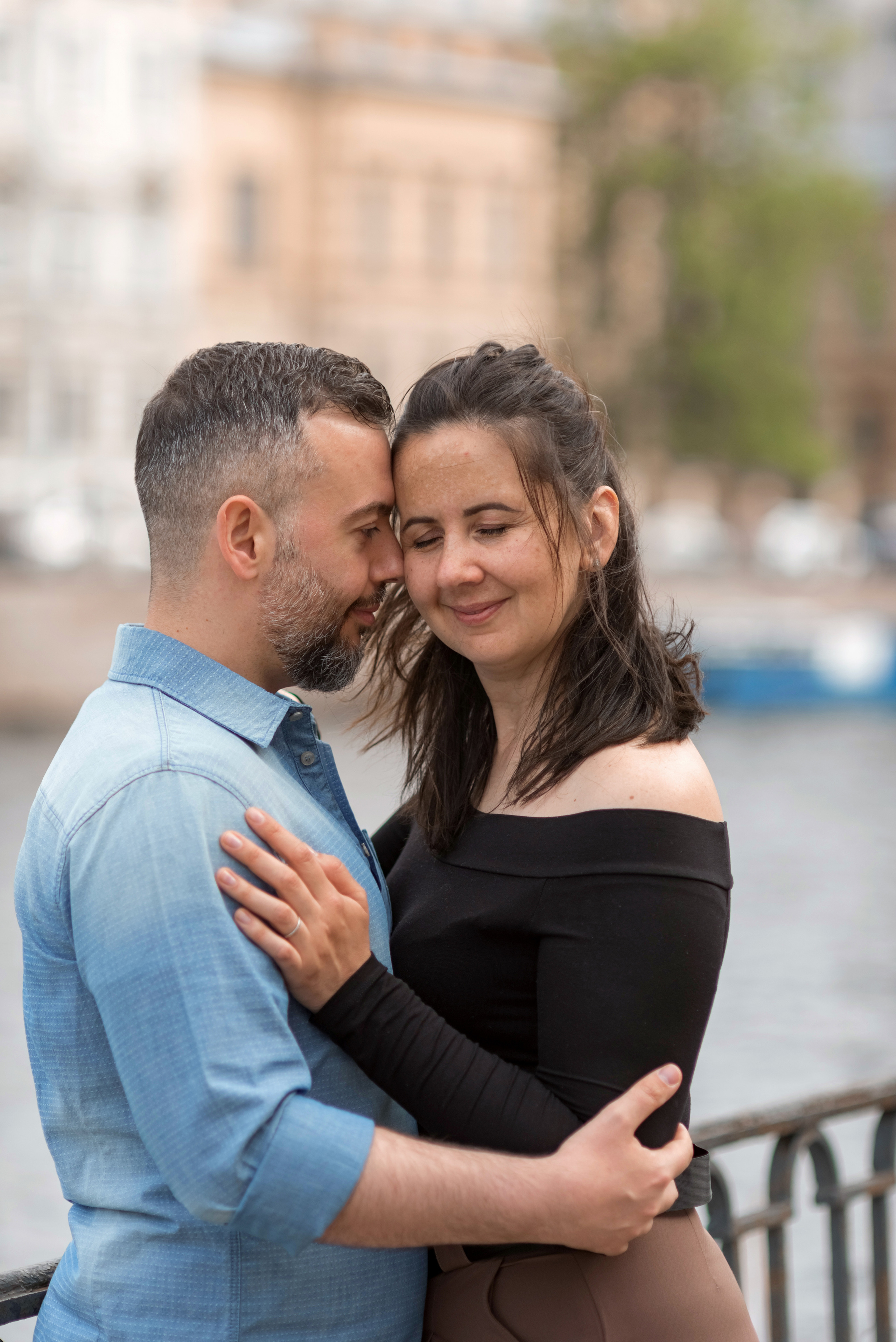 Семейная фотосессия дома и на прогулке по Санкт-Петербургу. Фотограф Юлия Кондратьева