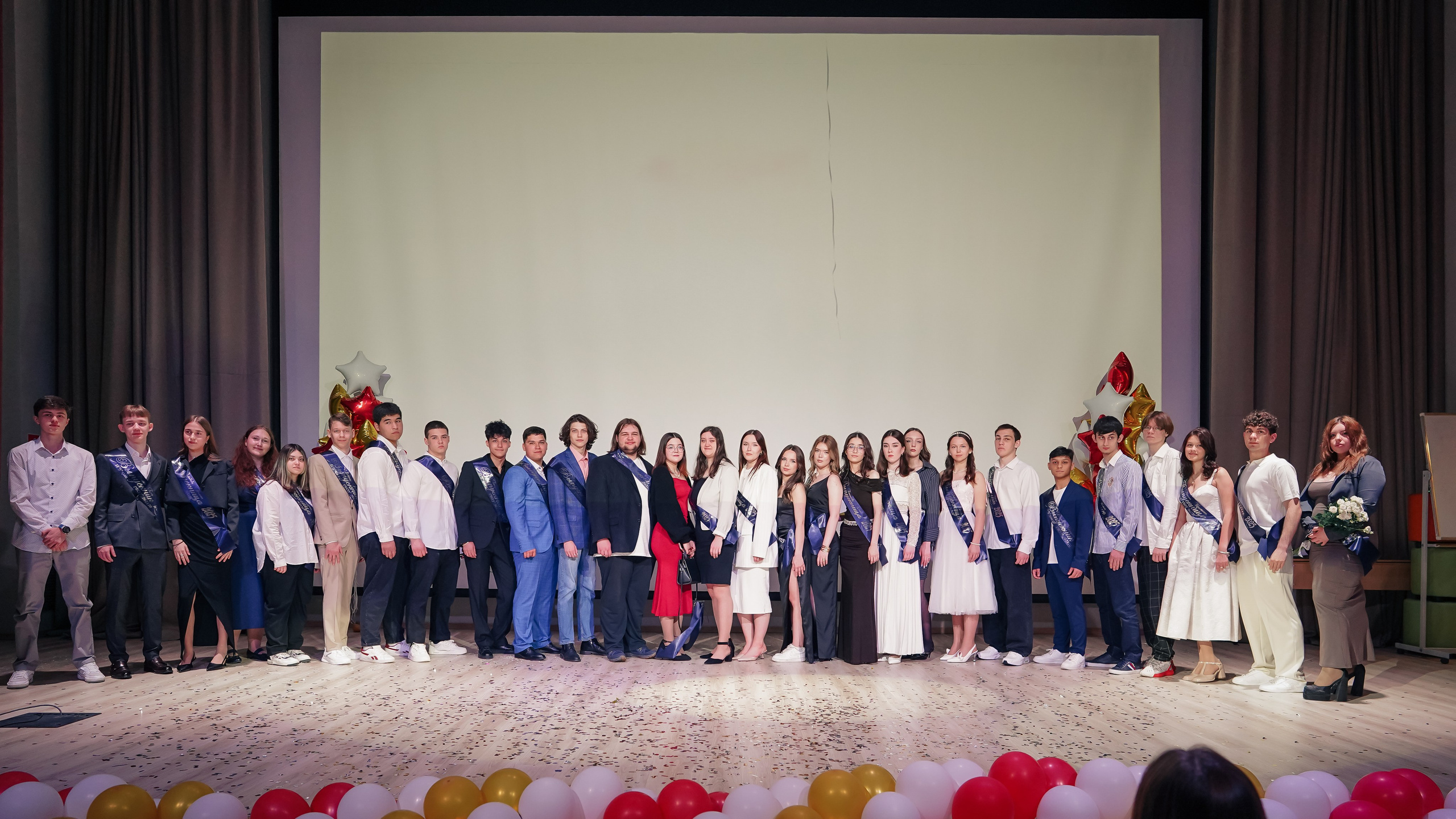 11 У Последний звонок. Семейный и детский фотограф в Москве (Тинао) Галкина Алевтина