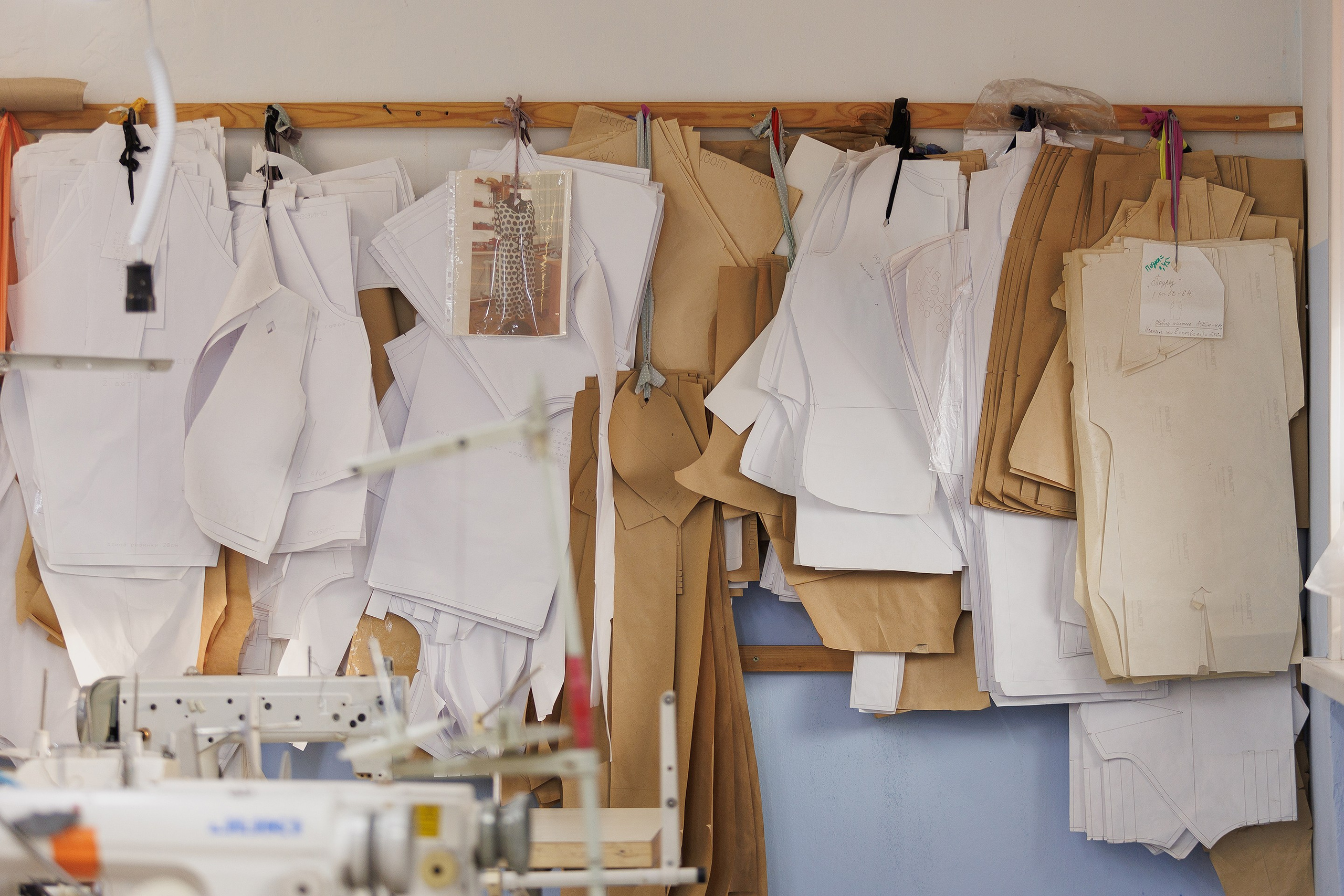 Фотосъемка швейного производства. Профессиональный фотограф в Новосибирске