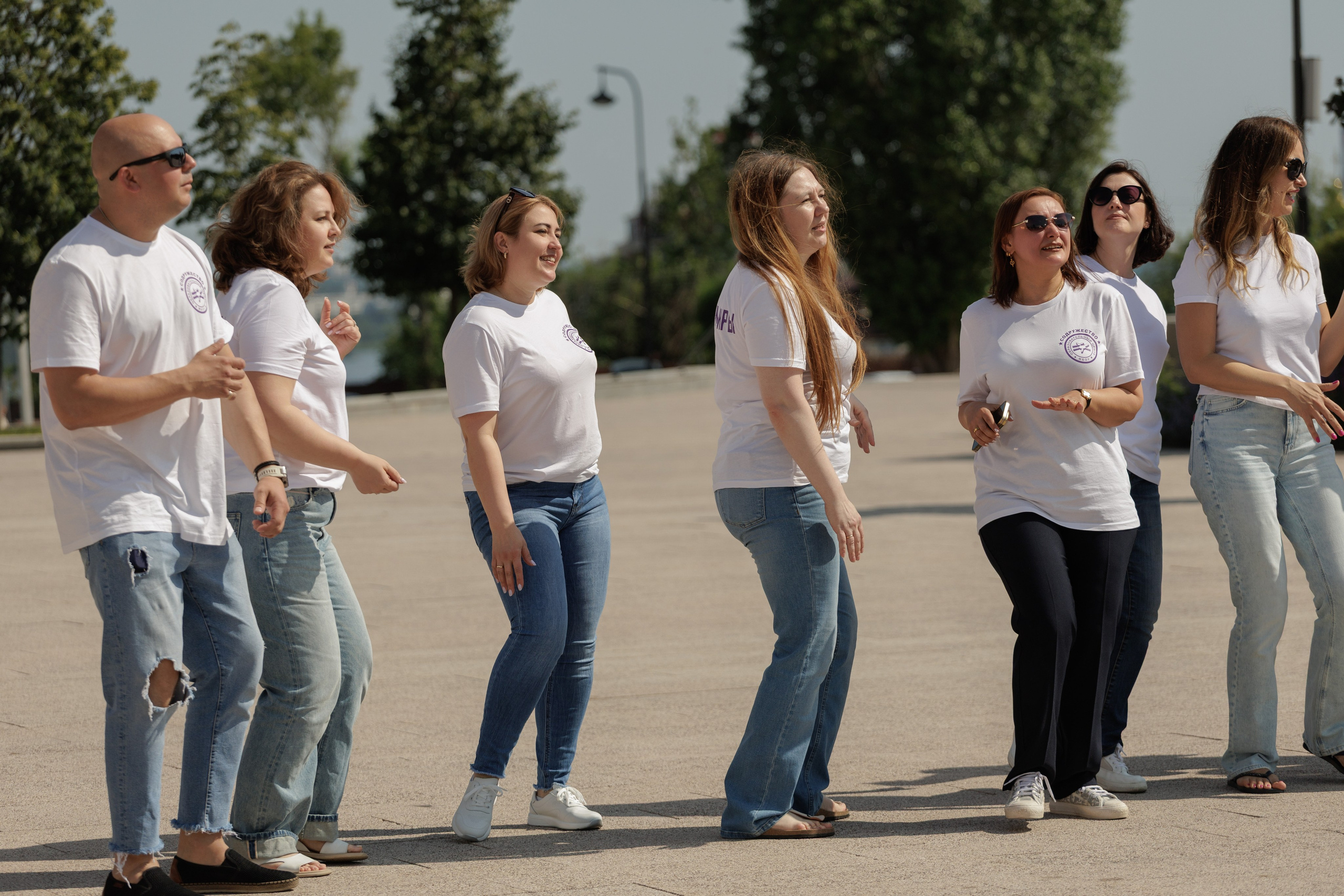 Репортажные фото съёмки клипа от родителей выпускникам. Свадебный фотограф в Воронеже Александр Работкин