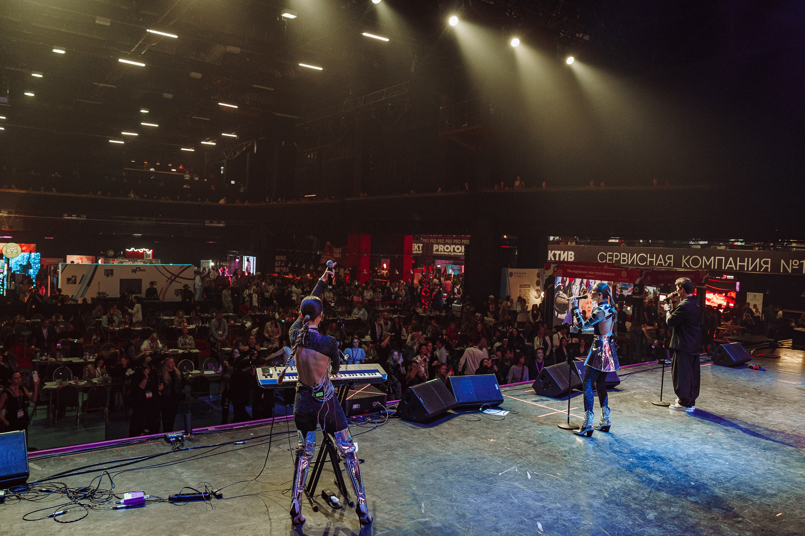 «Сцена» — FeelMe. Студия коммерческой фотографии в Москве и области