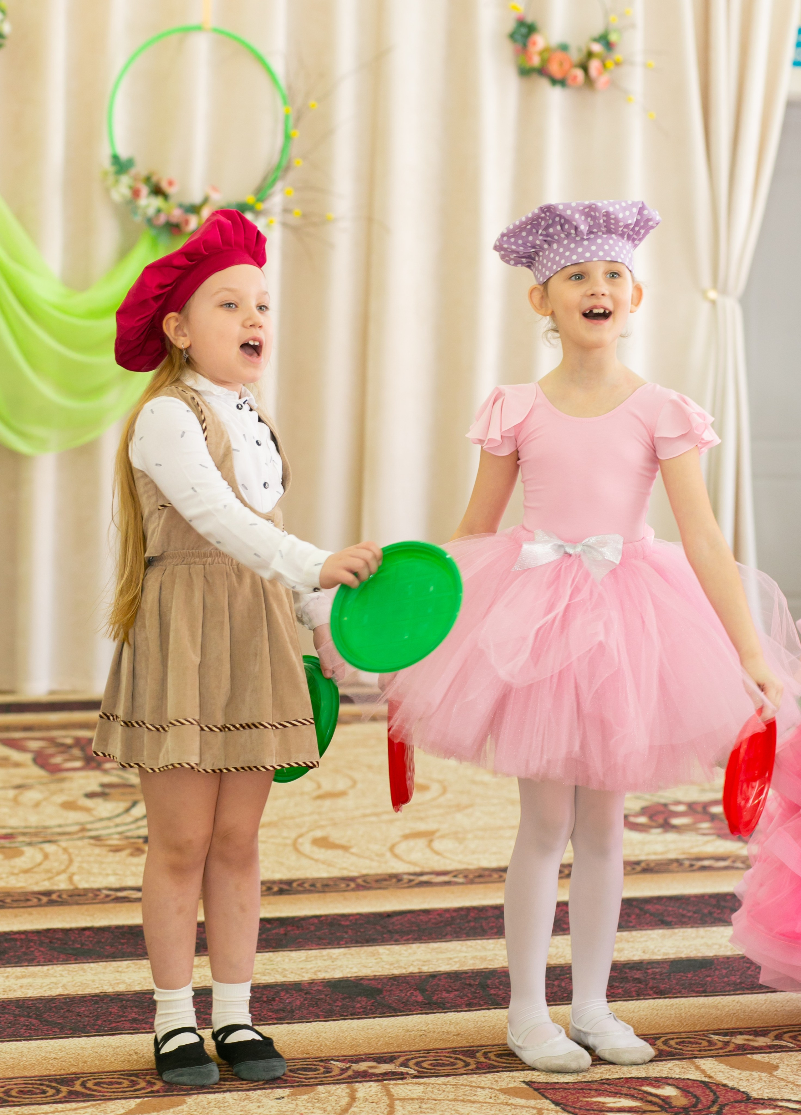 Выпускные и Утренники. Фотограф новорожденных и семейный фотограф НСО г. Бердск Марина Львова