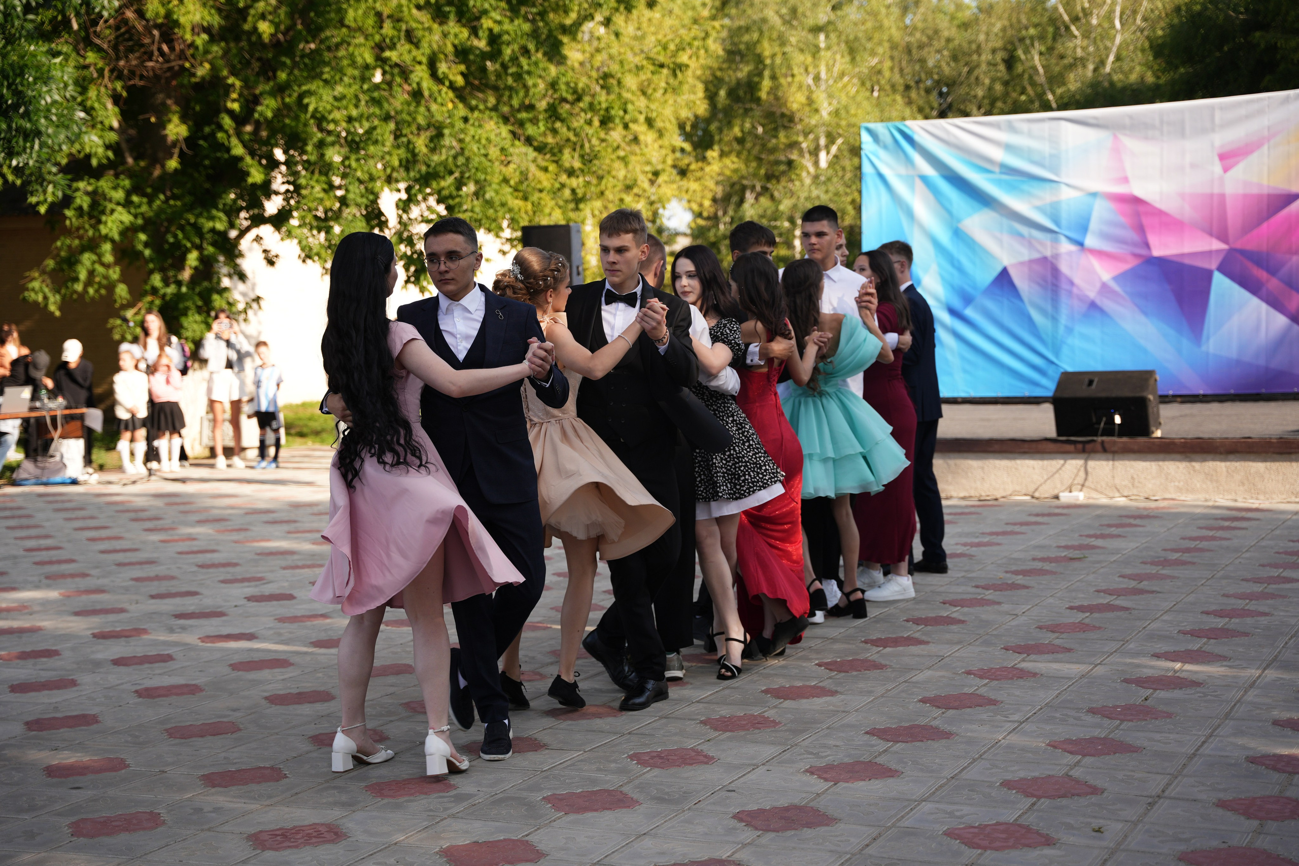 Выпускной в парке. Ольга Плаксина фотограф в Саратове