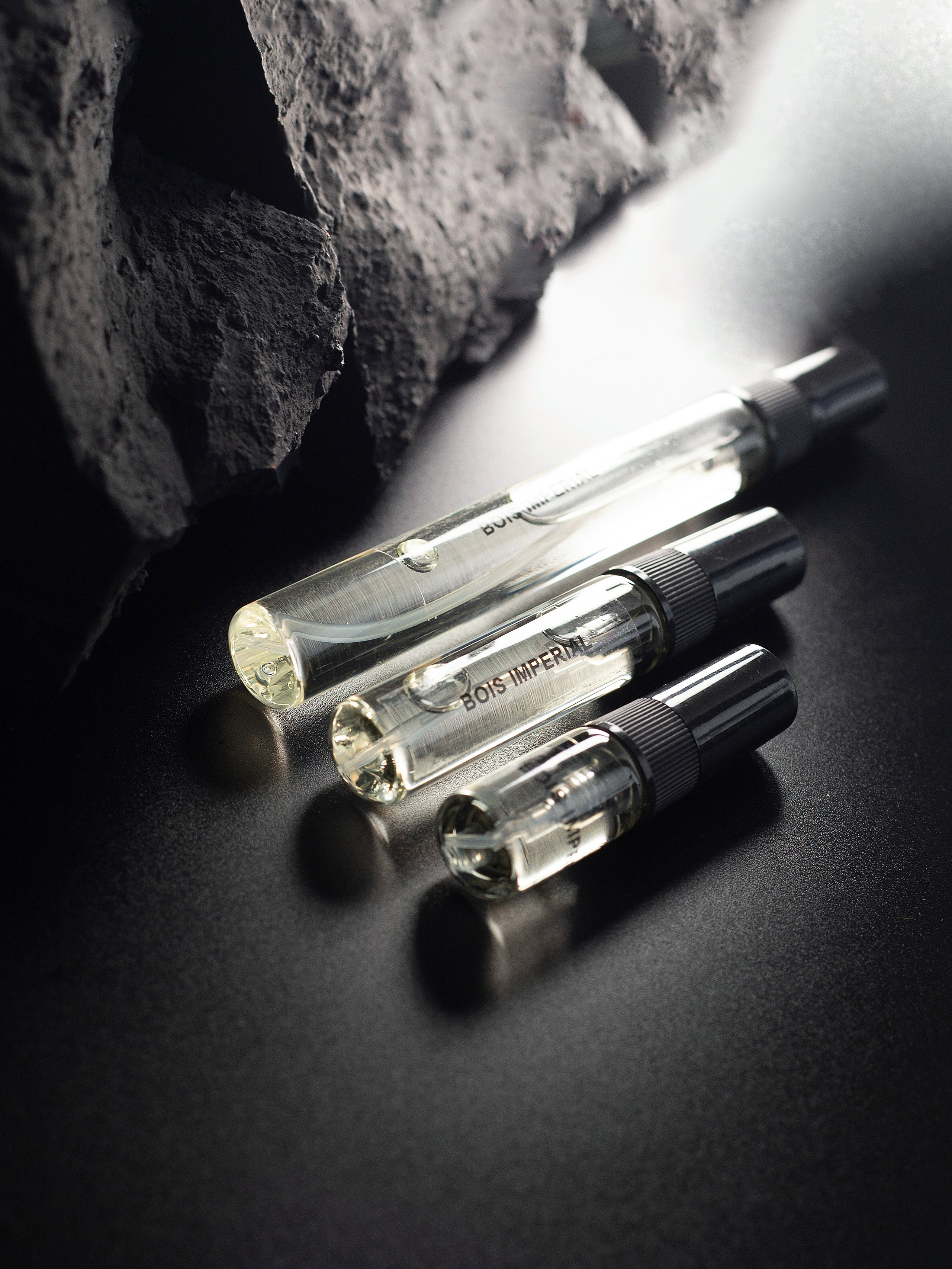 Парфюм в темных тонах. Фотограф для различных событий, проектов, маркетплейсов, сайтов и мероприятий в Екатеринбурге