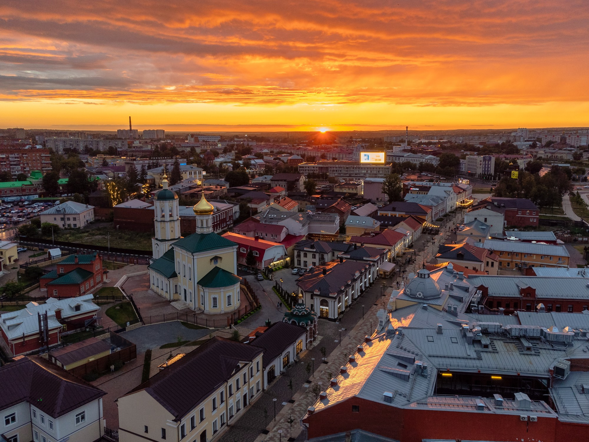 Металлистов, Покровская церковь, лето