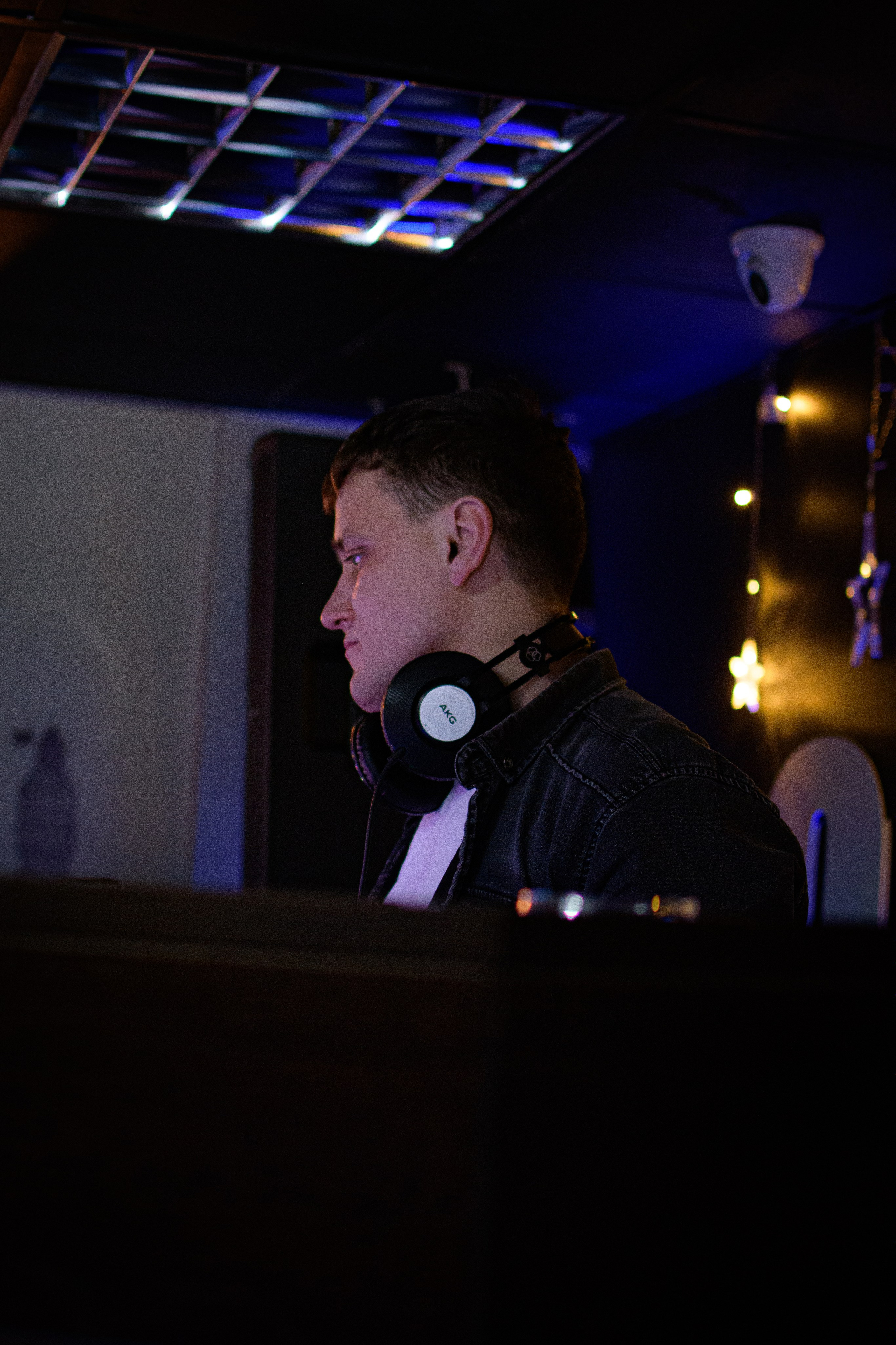 HOLLYWOOD / 6 YEARS. Photokarish