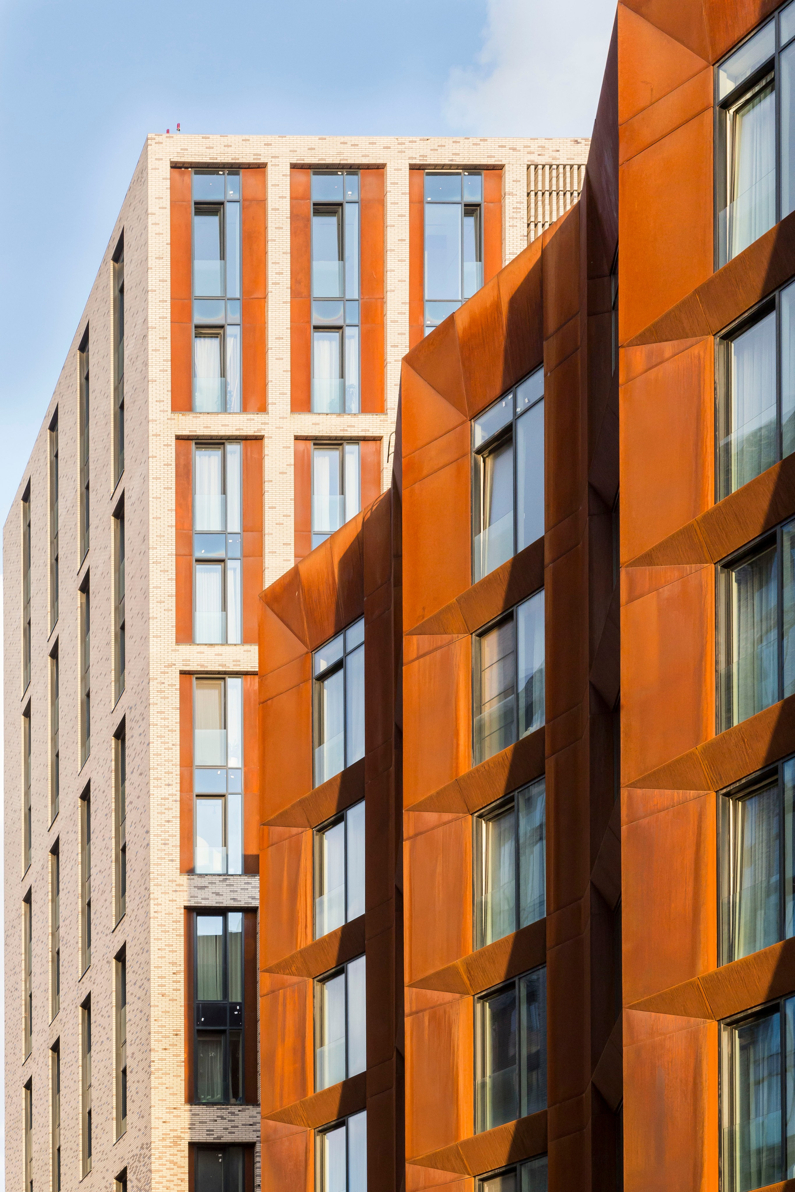 «Ржавый» дом, Москва, набережная Марка Шагала, 1, корп. 2