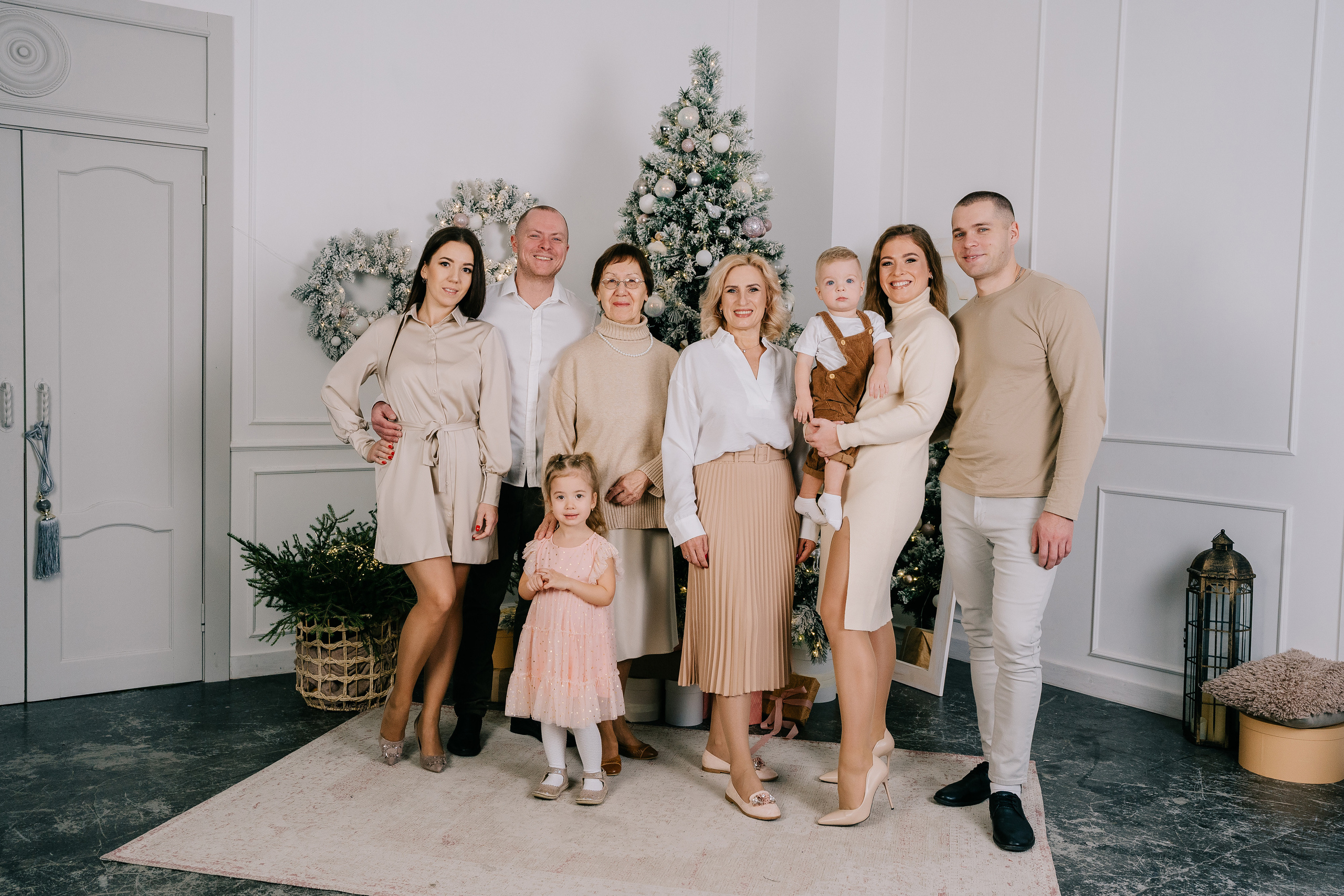 НОВОГОДНЯЯ ФОТОСЕССИЯ БОЛЬШОЙ СЕМЬИ | 24.12.22. Свадебный и семейный фотограф Юлия Грибанова +7 909-133-66-33