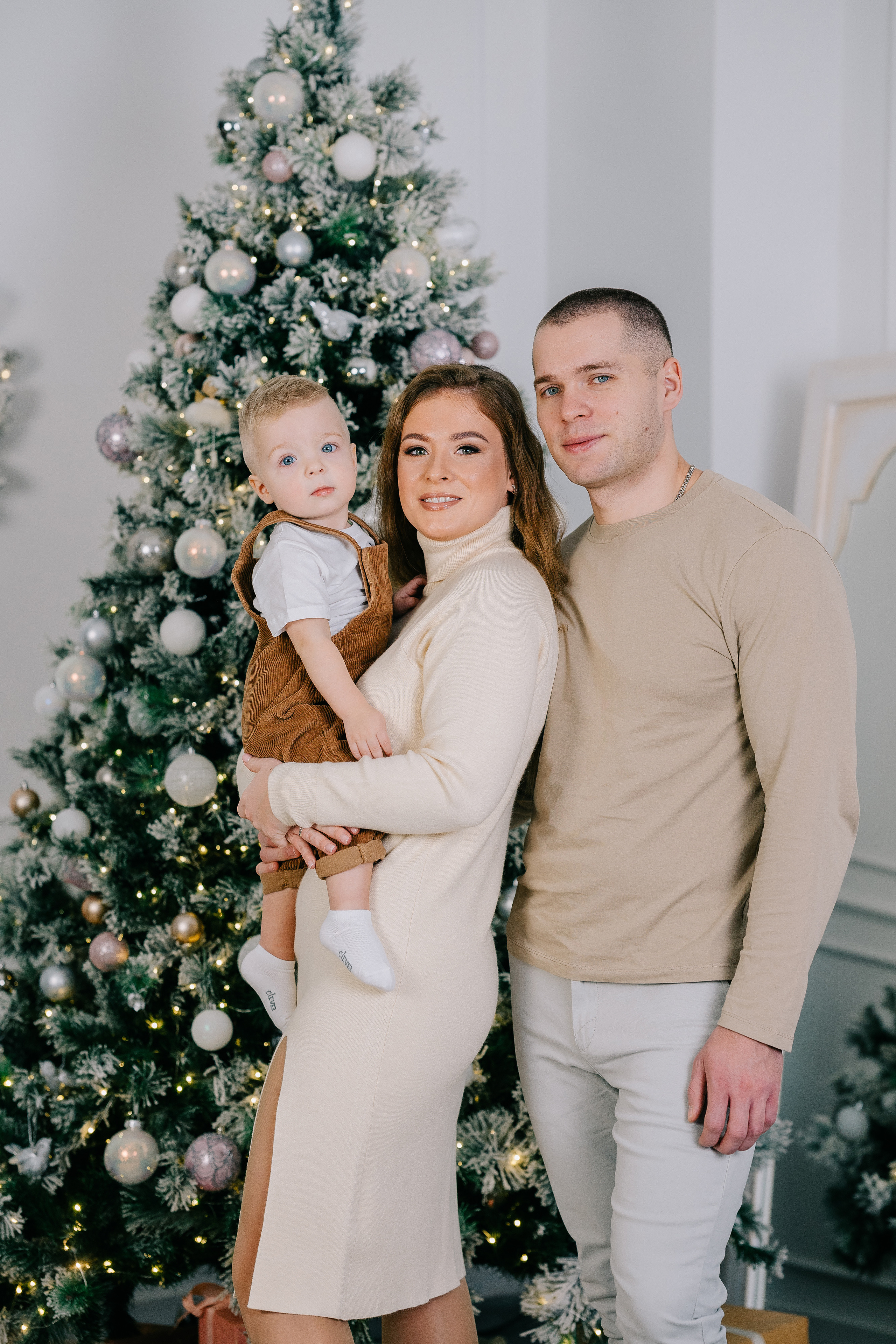 НОВОГОДНЯЯ ФОТОСЕССИЯ БОЛЬШОЙ СЕМЬИ | 24.12.22. Свадебный и семейный фотограф Юлия Грибанова +7 909-133-66-33