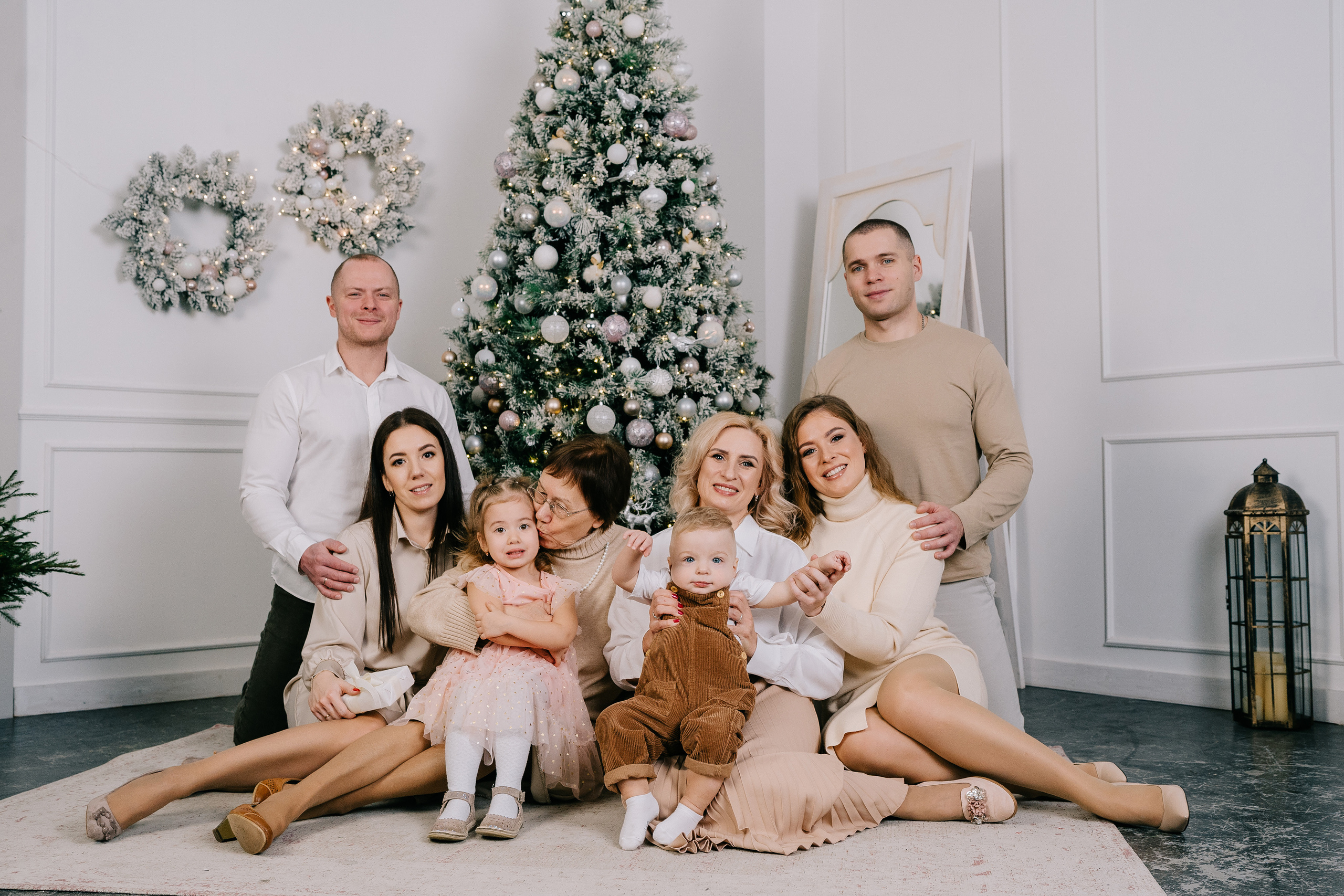 НОВОГОДНЯЯ ФОТОСЕССИЯ БОЛЬШОЙ СЕМЬИ | 24.12.22. Свадебный и семейный фотограф Юлия Грибанова +7 909-133-66-33