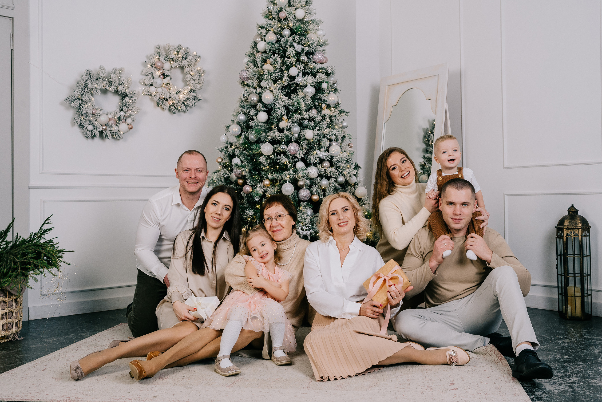 НОВОГОДНЯЯ ФОТОСЕССИЯ БОЛЬШОЙ СЕМЬИ | 24.12.22. Свадебный и семейный фотограф Юлия Грибанова +7 909-133-66-33