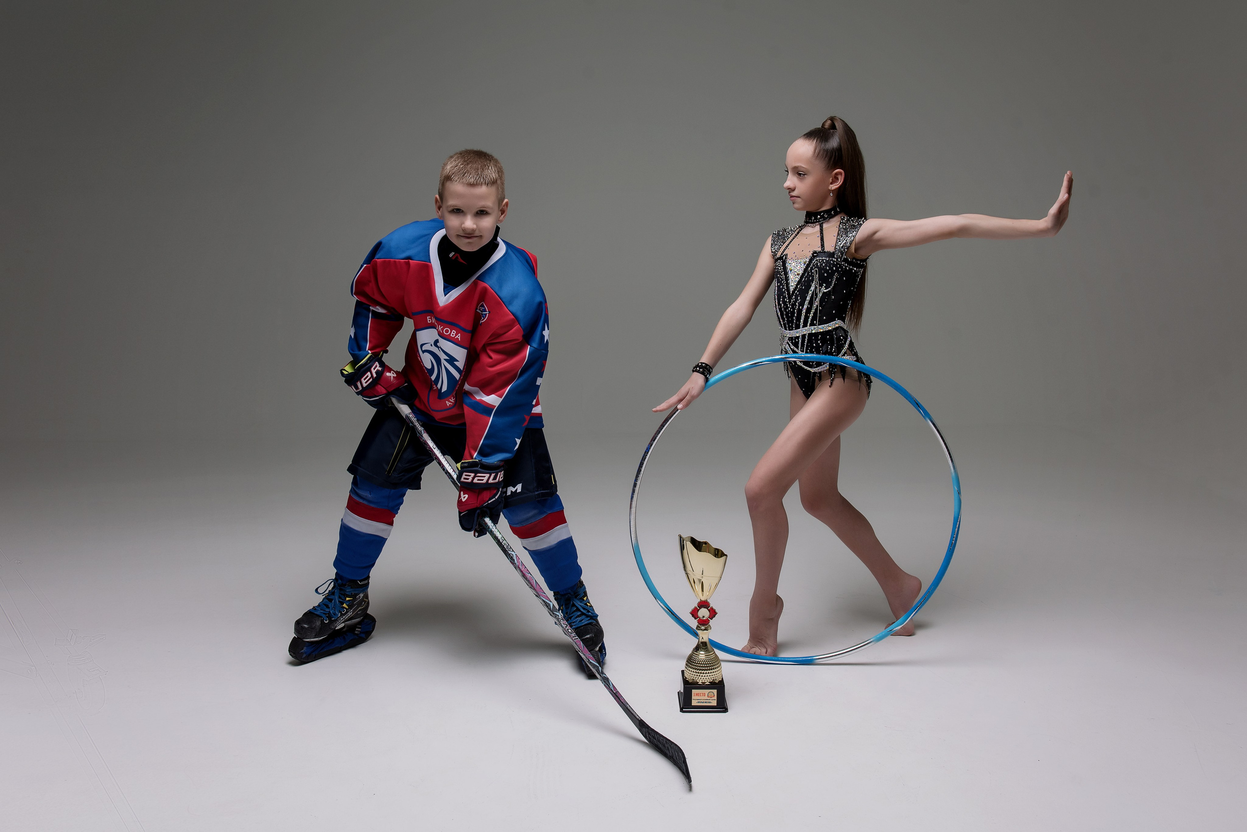 Хоккей — Гимнастика групповая съемка. Детский фотограф в Долгопрудном и Москве