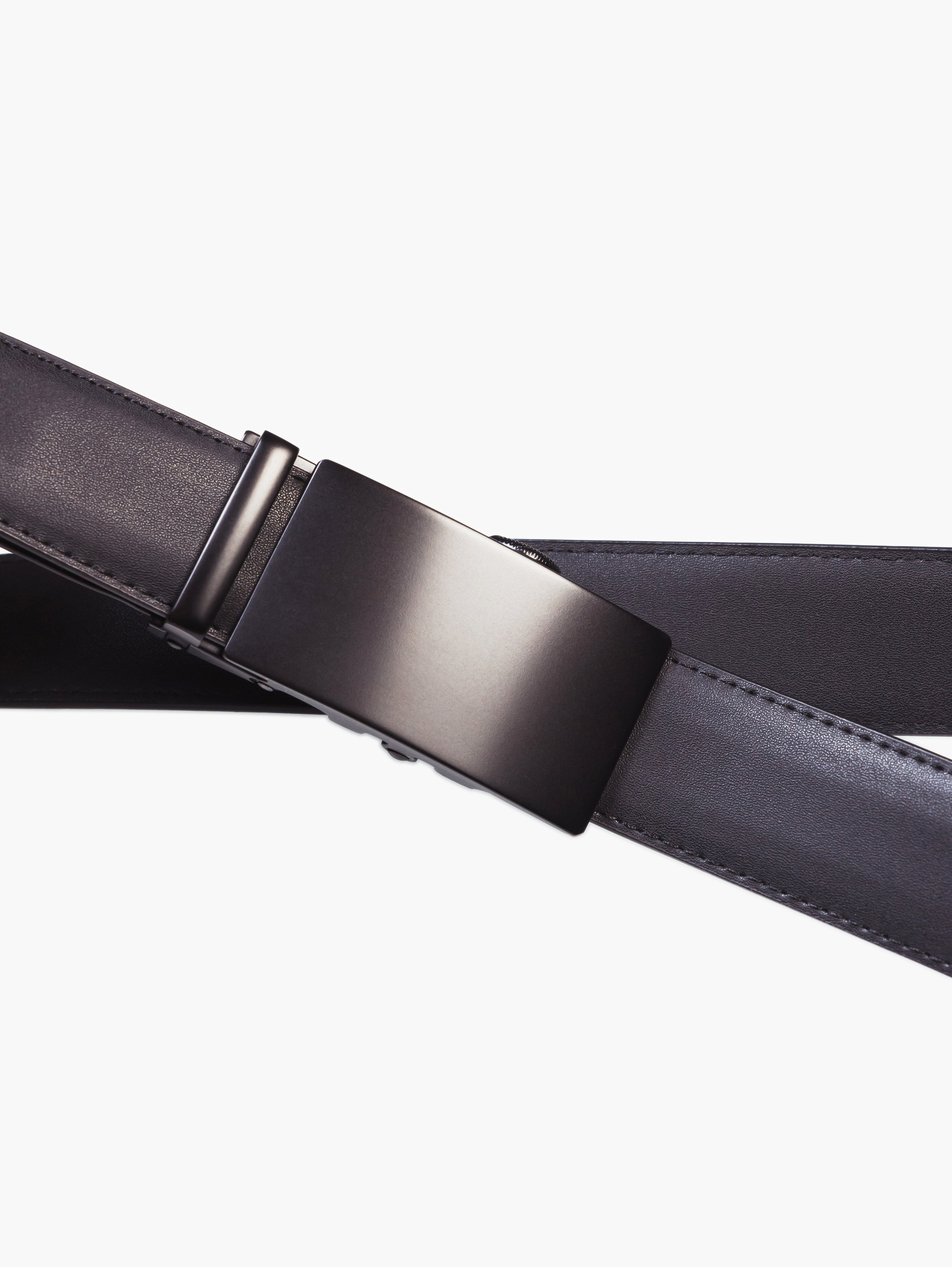 Предметная фотосъёмка — Ремни и пряжки