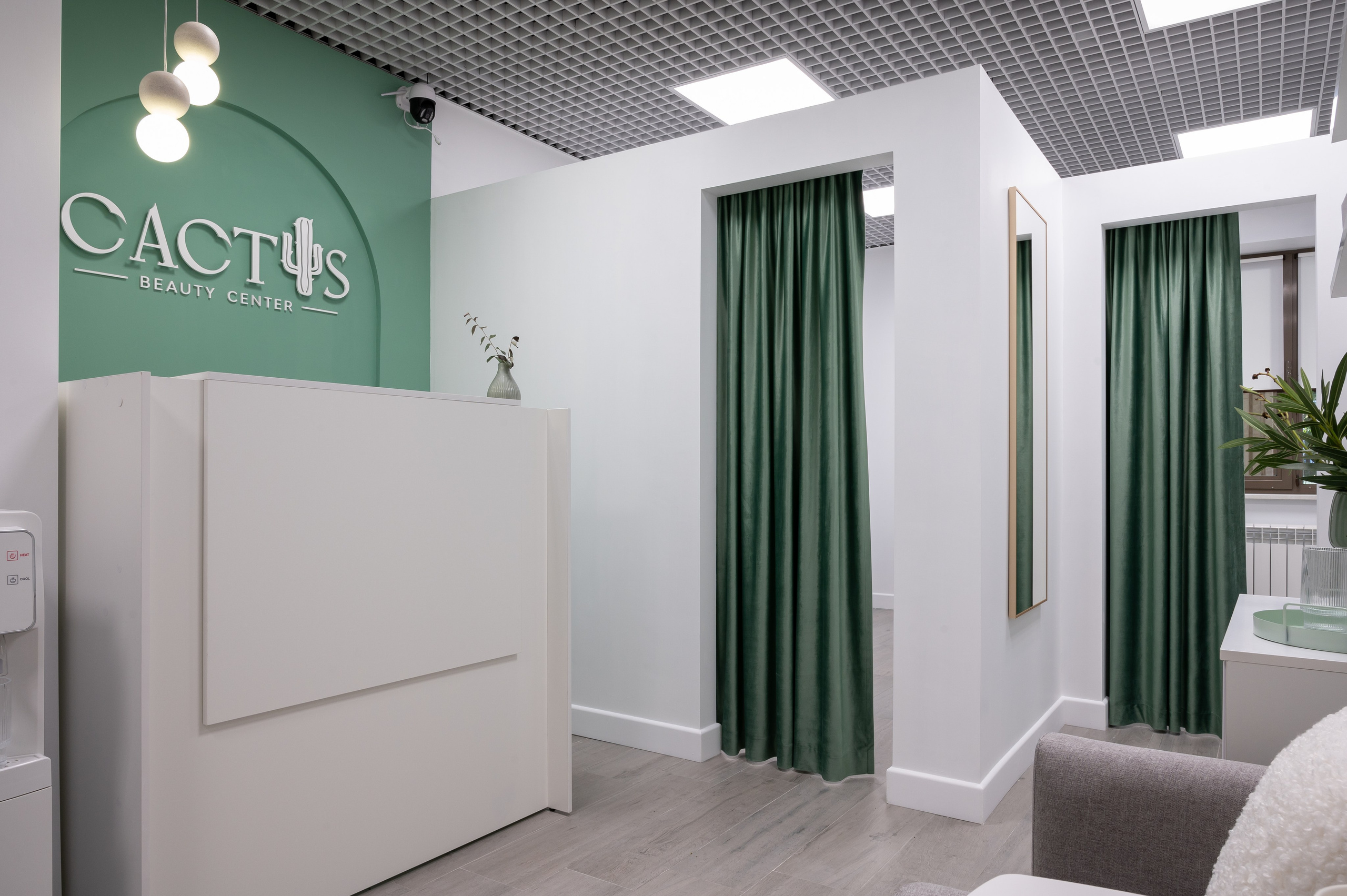 Студия лазерной эпиляции CACTUS. Интерьерный фотограф в Сочи Элина Габриелян