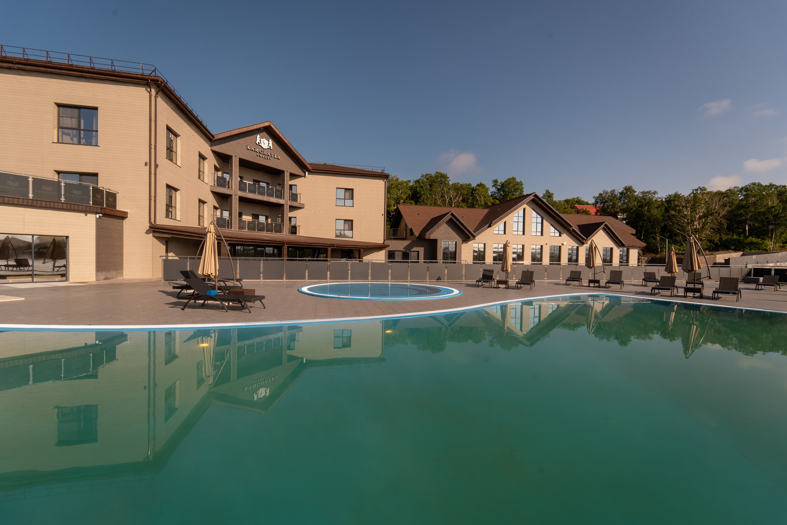 Экстерьер Kamchatka Chalet. Репортажный фотограф в Красной Поляне и Сочи Павлюченко Екатерина