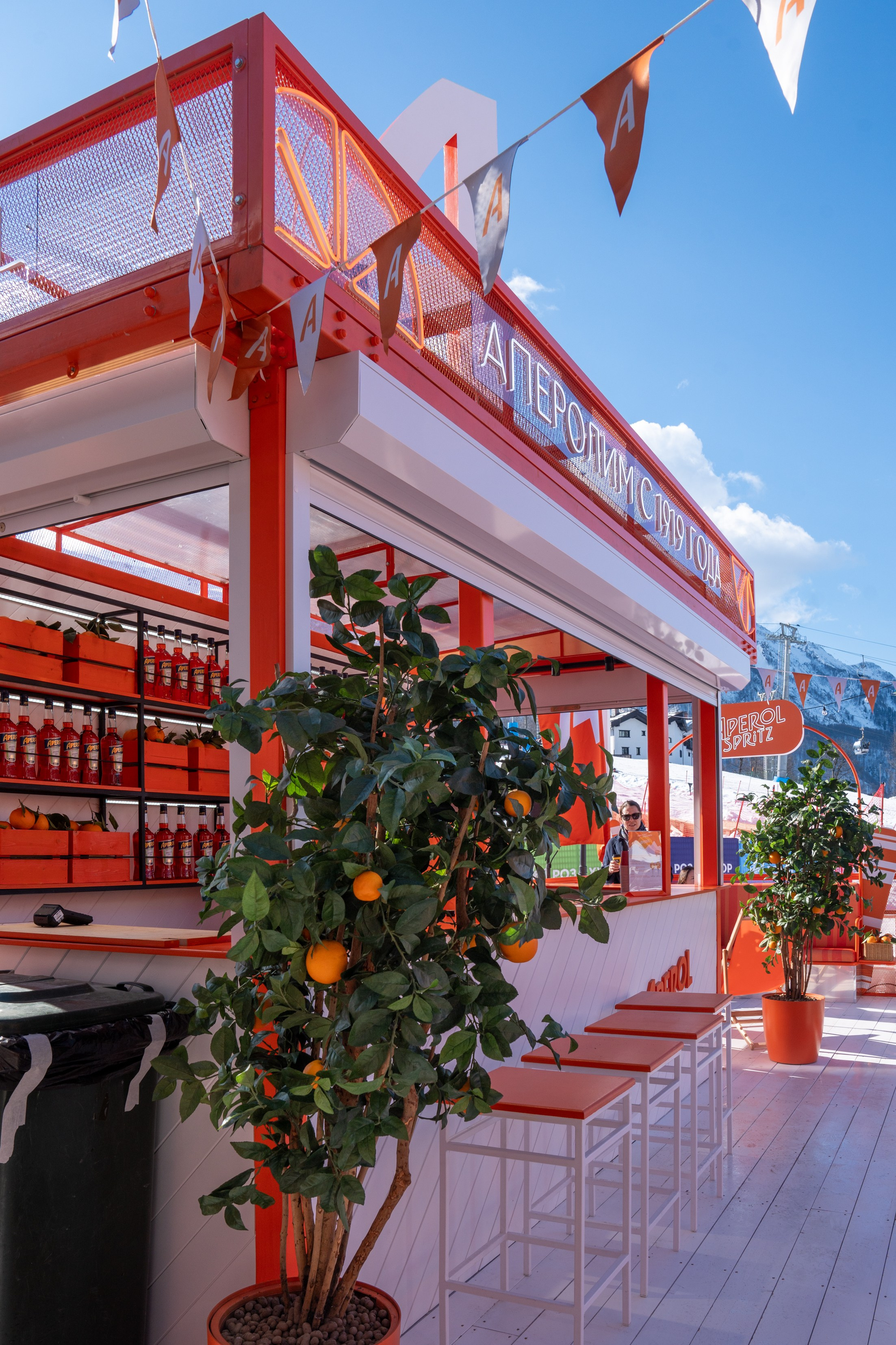 Фотоотчет партнерской интеграции Aperol Spritz на Роза Фест 2025. Репортажный фотограф в Красной Поляне и Сочи Павлюченко Екатерина