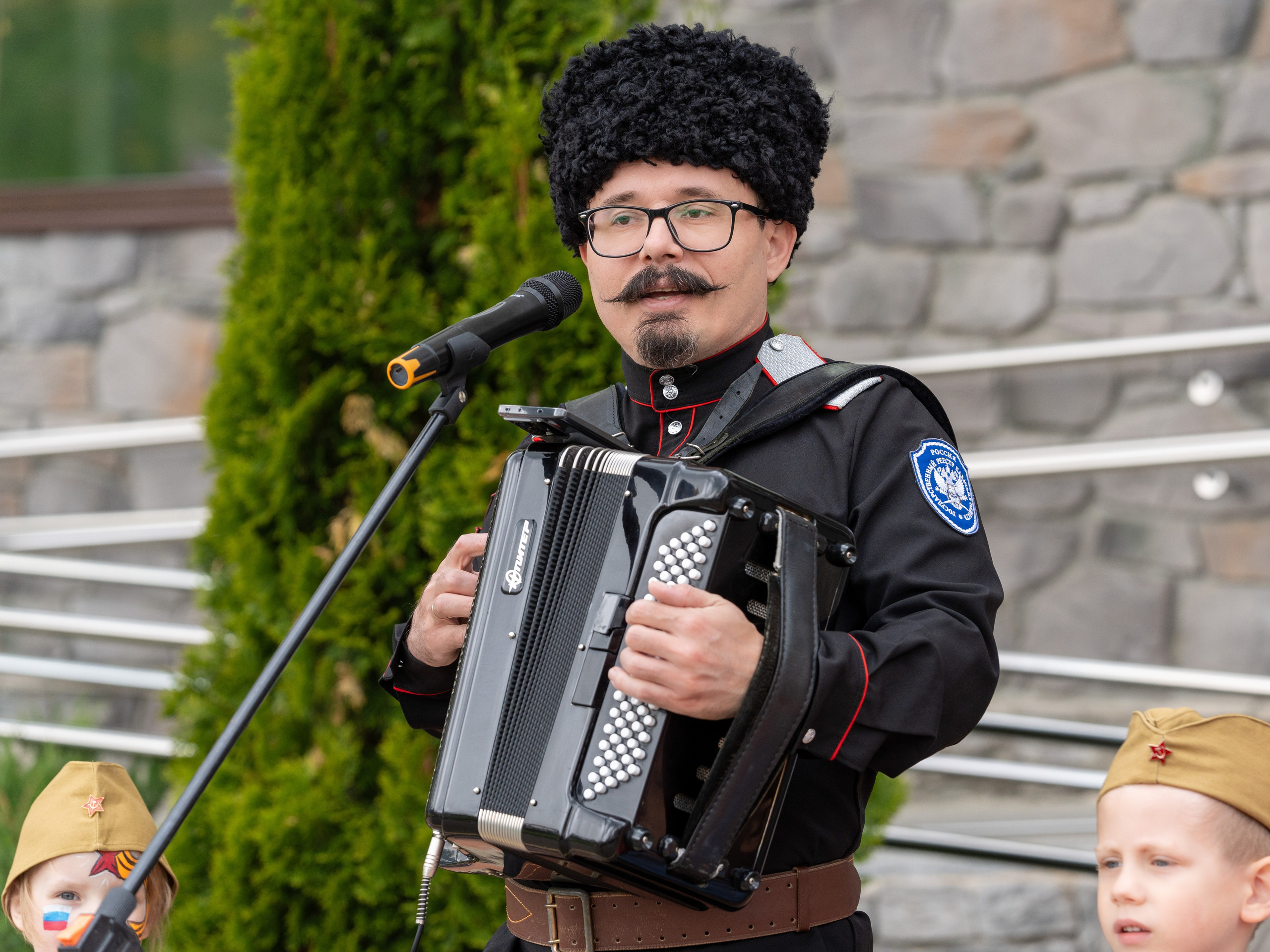 Шествие бессмертного полка 9 мая 2024 Rosa Springs. Репортажный фотограф в Красной Поляне и Сочи Павлюченко Екатерина