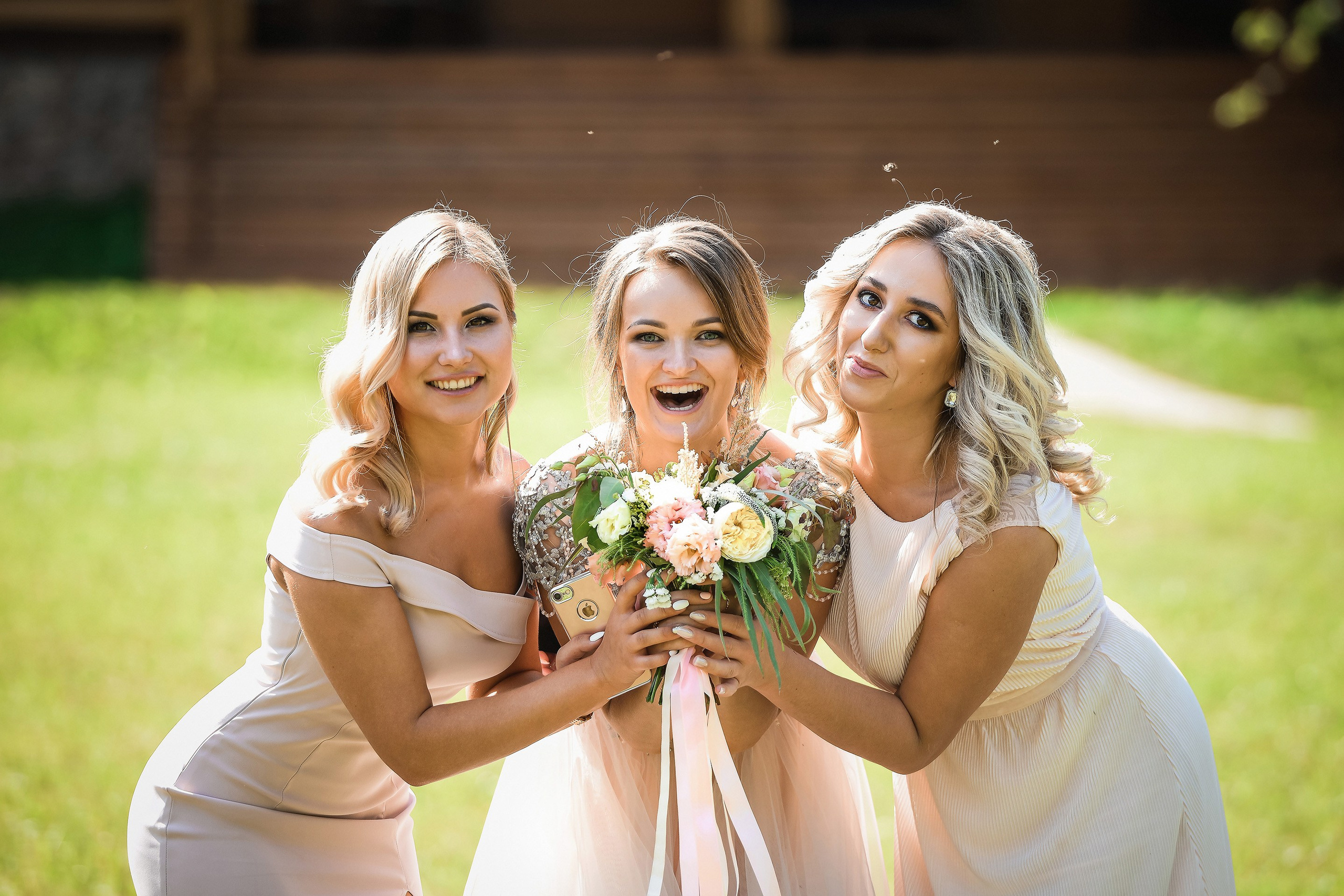 💐 Радик и Яна — душевная загородная свадьба в Villatic | Теплые фото под Красноярском. 📸 Свадебный и семейный фотограф в Красноярске Тихомиров Евгений | 17 лет опыта | 800+ свадеб