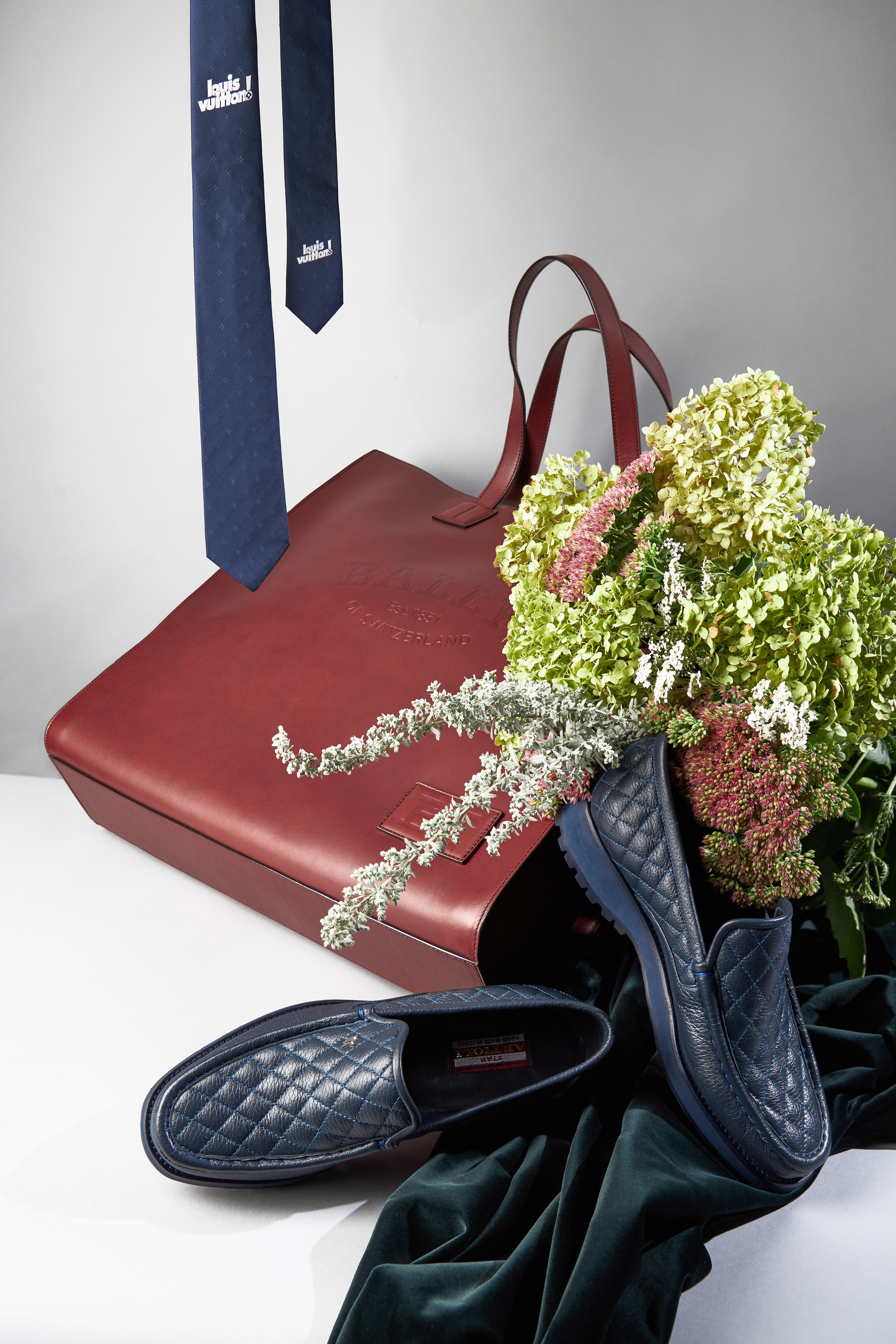 туфли и сумка, галстук