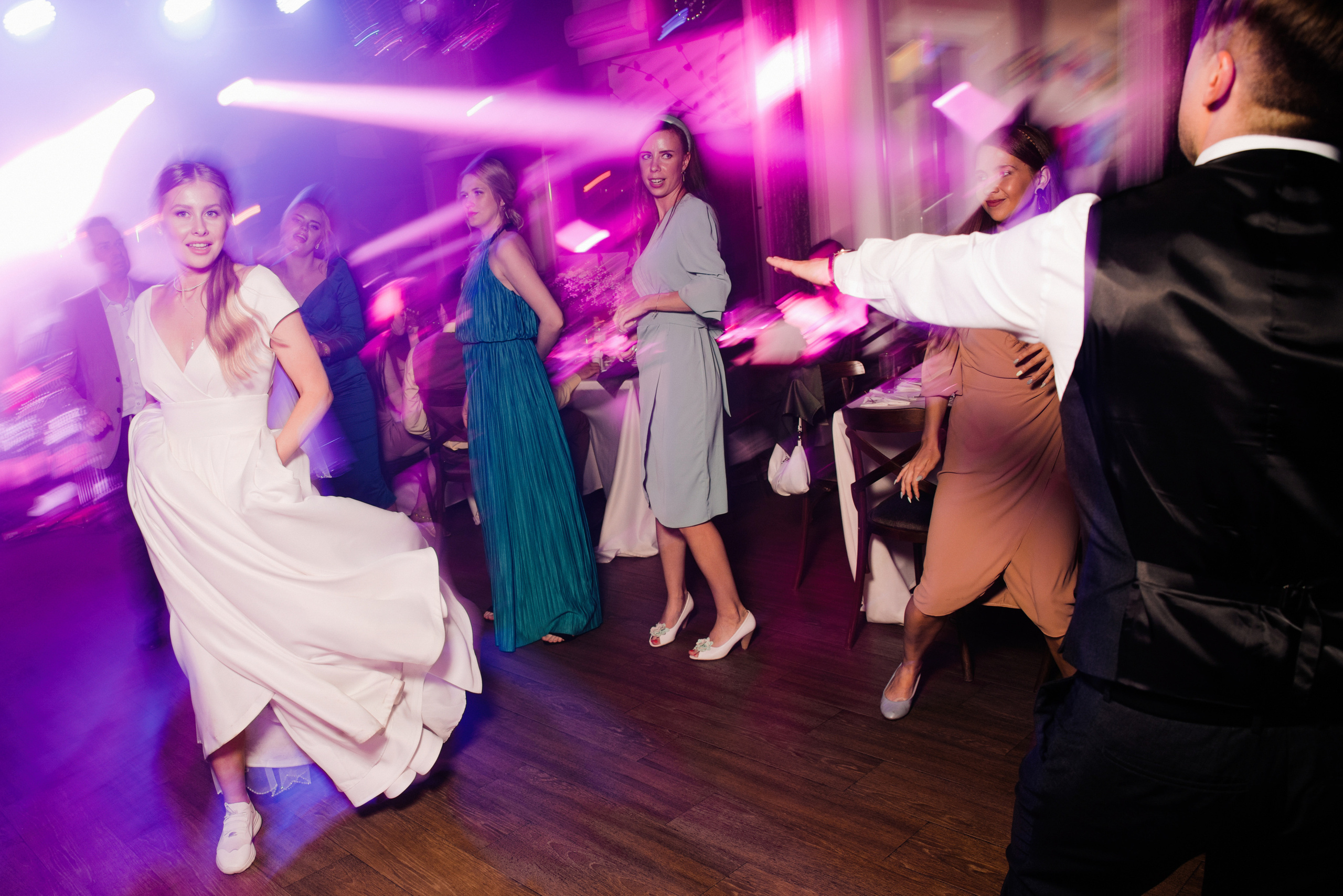 Повод круто потусить. Свадебный фотограф в Калуге Алексей Климов