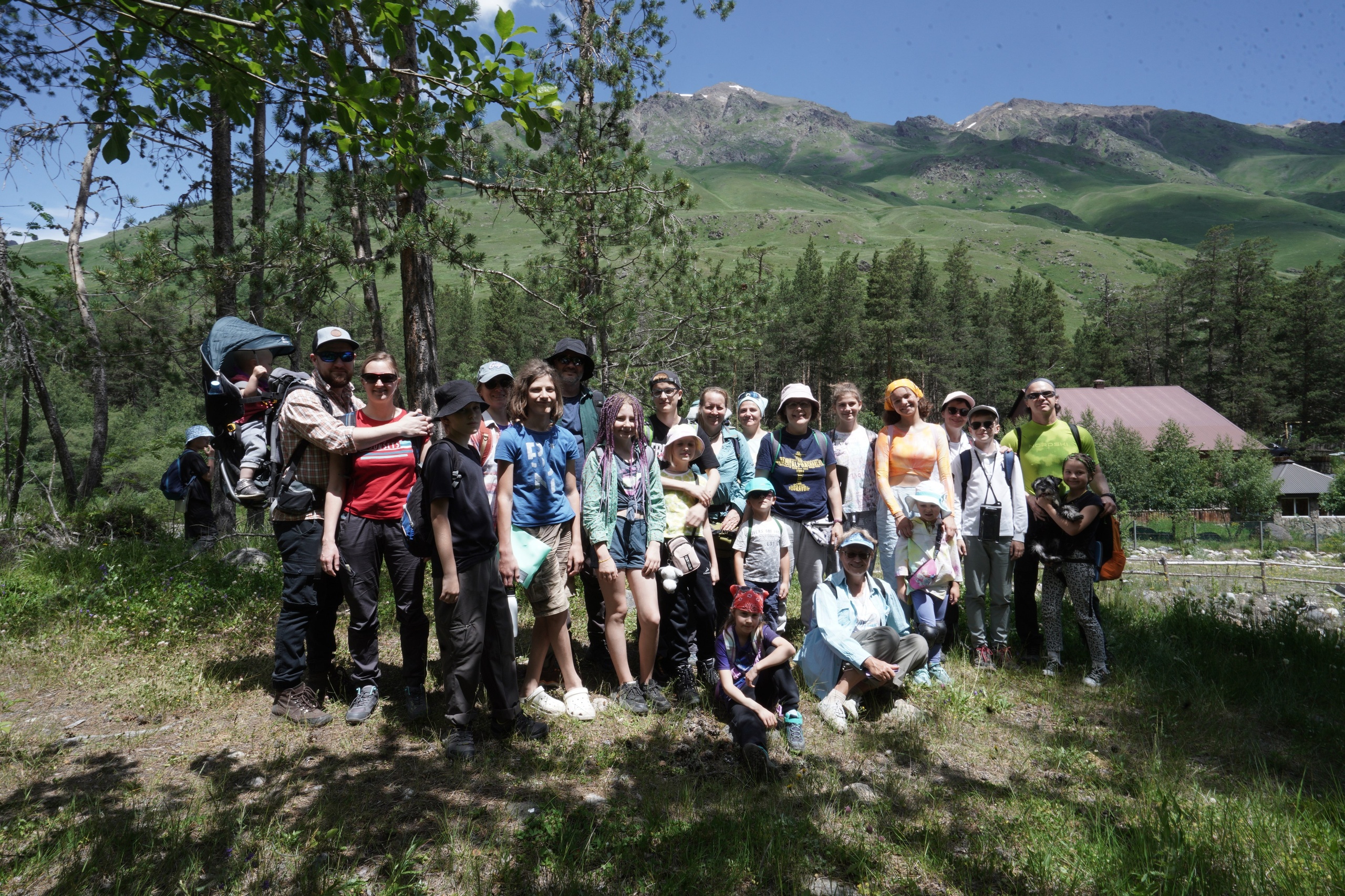 Эльбрус 2023 Маша Саша Дима. Заставка