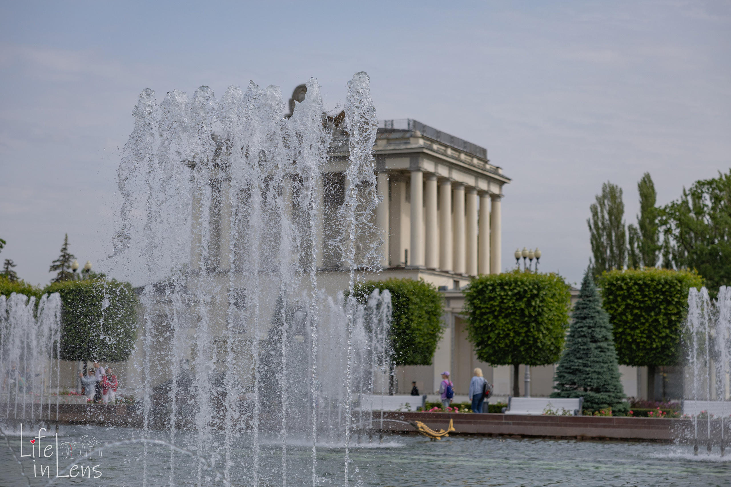 ВДНХ. День России. Фотограф, получающий удовольствие от своей работы