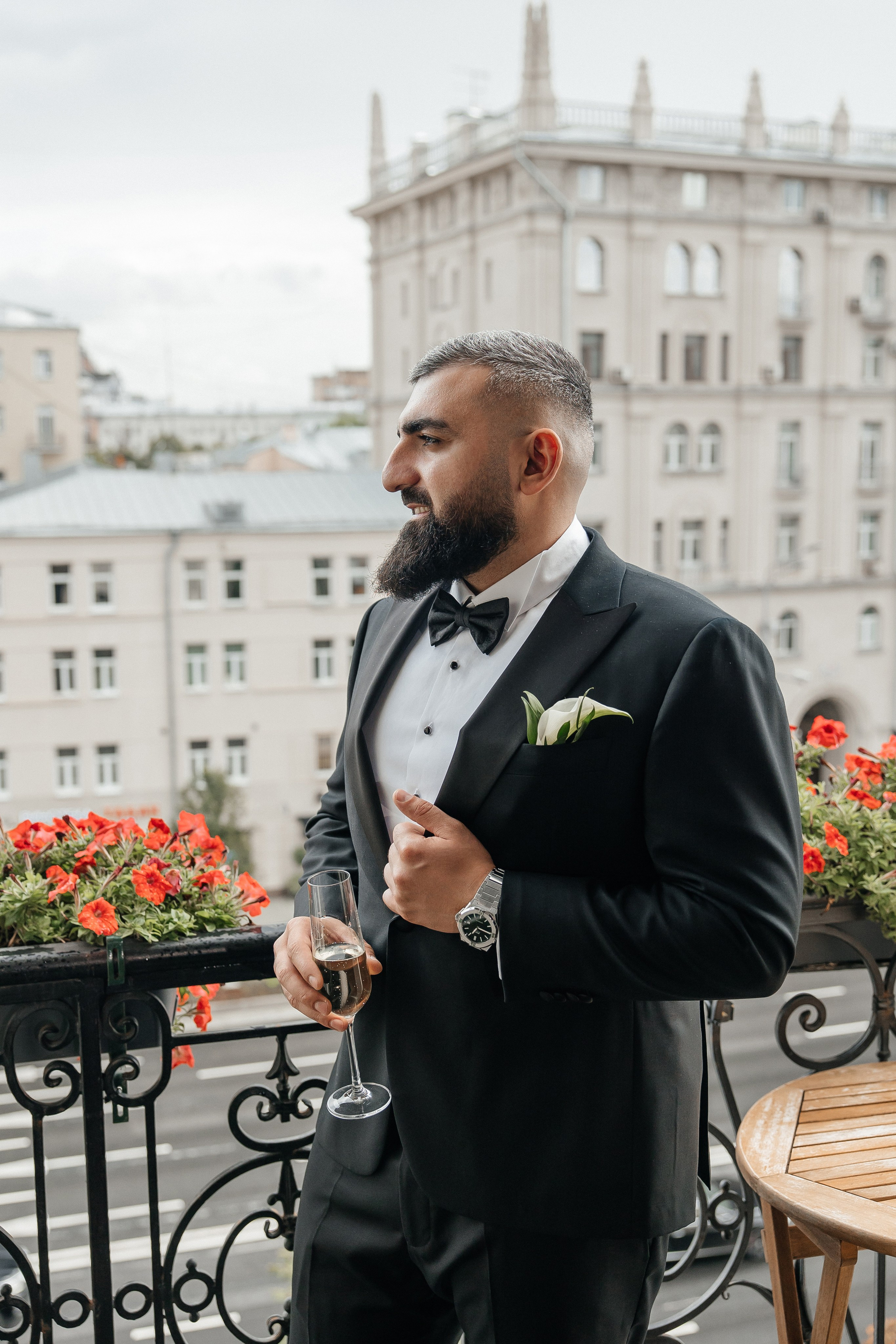 Свадебная фотосессия в отеле Hartwell в Москве. Свадебный фотограф в Москве Дарья Олендарёва