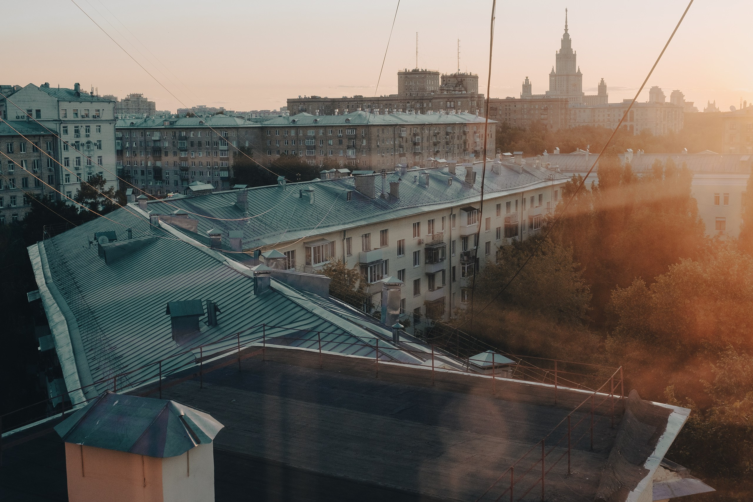 Фотографии сделанные на улицах городов. Профессиональный фотограф Игорь Пискарев в Москве. Студийная и выездная съёмка. Портретная и предметная съёмка. Авторская фотография